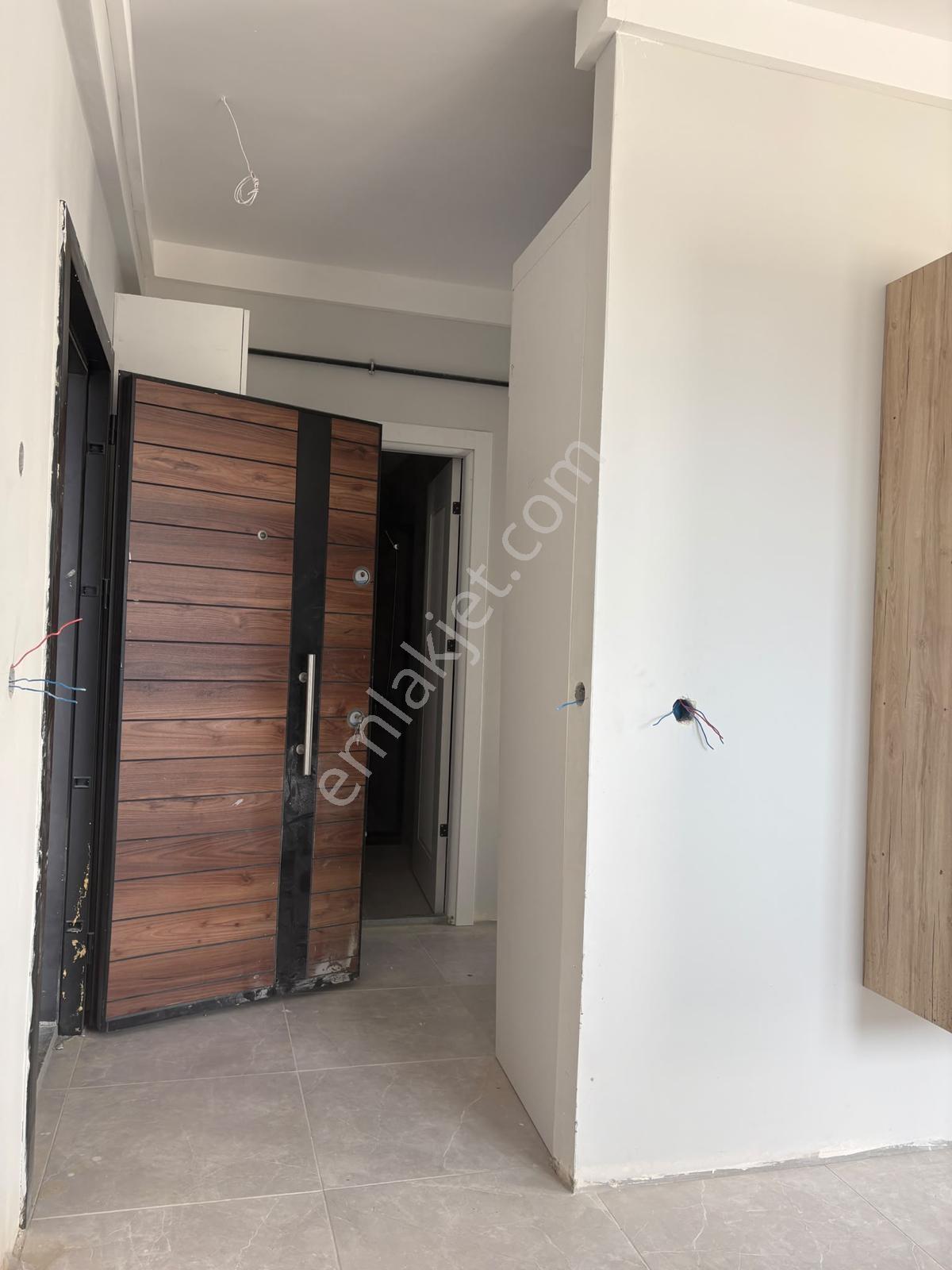 Havaalanı Yakını Havuzlu Kapalı Otoparklı Bağımsız Mutfak 1+1 — fotoğraf 6