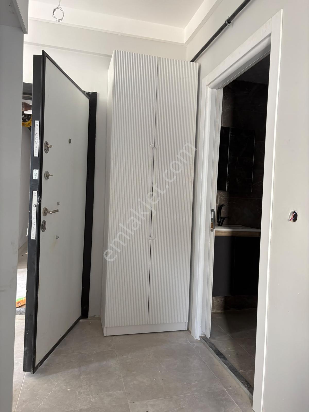 Havaalanı Yakını Havuzlu Kapalı Otoparklı Bağımsız Mutfak 1+1 — fotoğraf 7