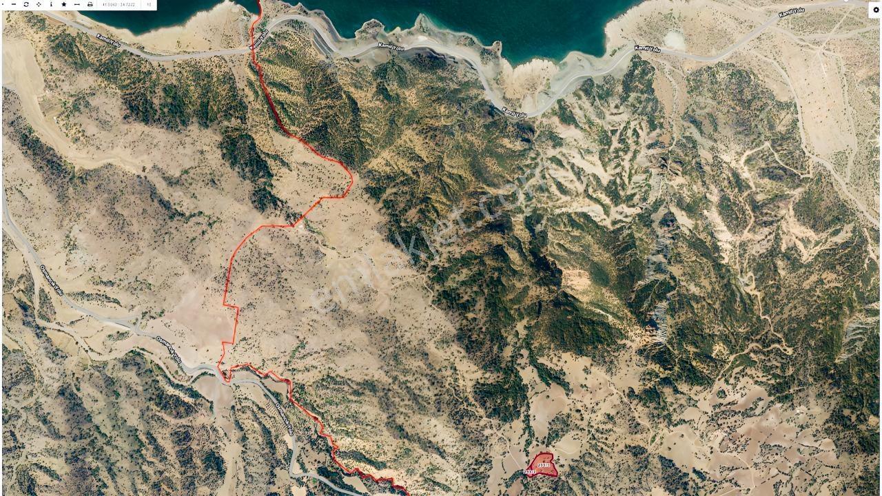 Kamil Yolu Üzerinde Bahçe Vasfında Tarla — fotoğraf 22
