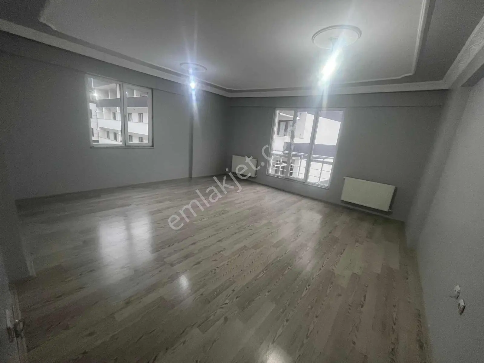 Ana Cadde Üzeri Satılık 120 M2 2+1 Daire — fotoğraf 5