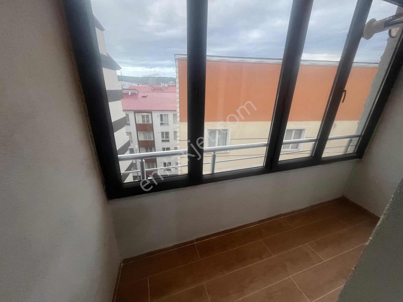 Ana Cadde Üzeri Satılık 120 M2 2+1 Daire — fotoğraf 6