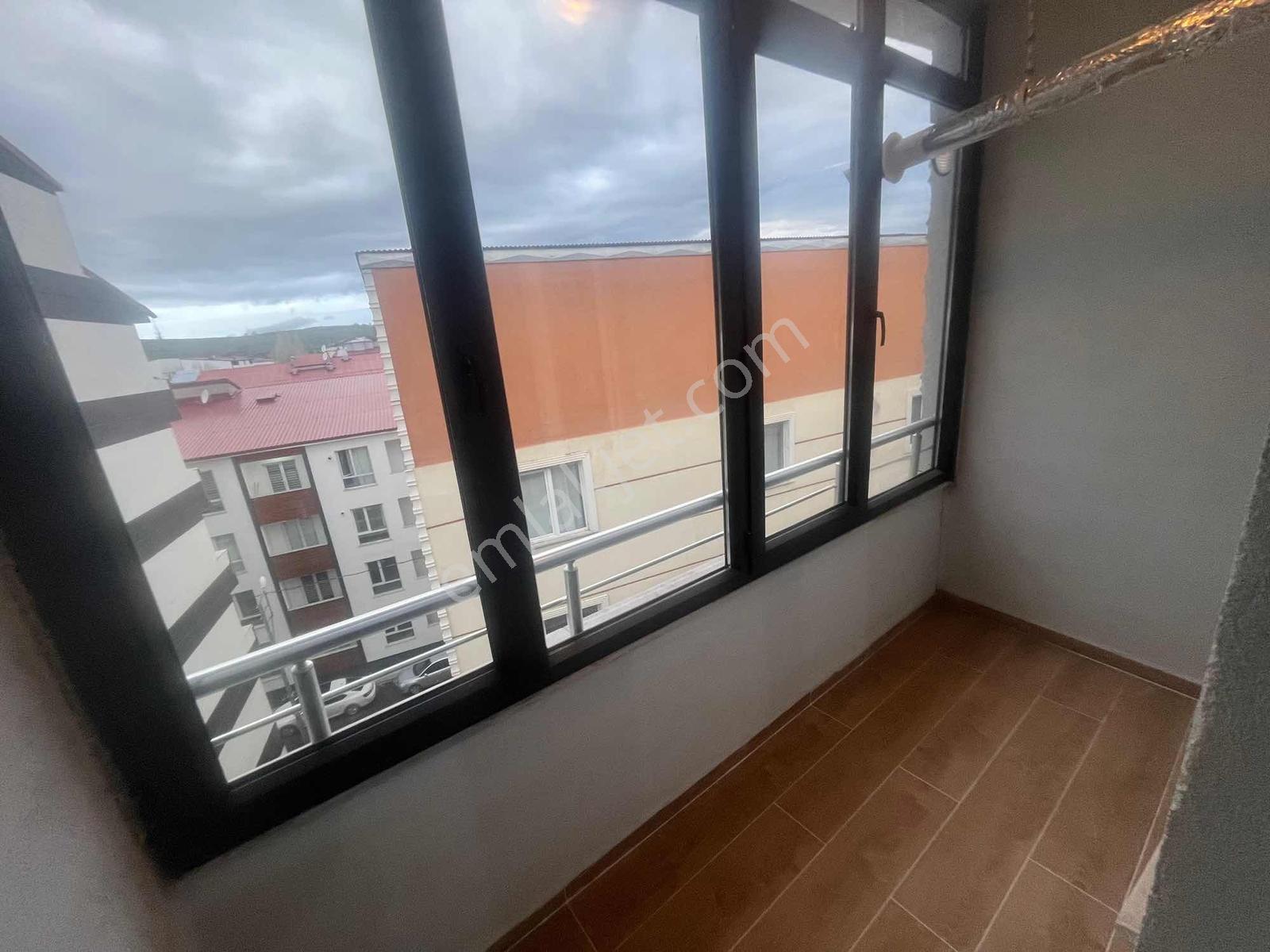 Ana Cadde Üzeri Satılık 120 M2 2+1 Daire — fotoğraf 7