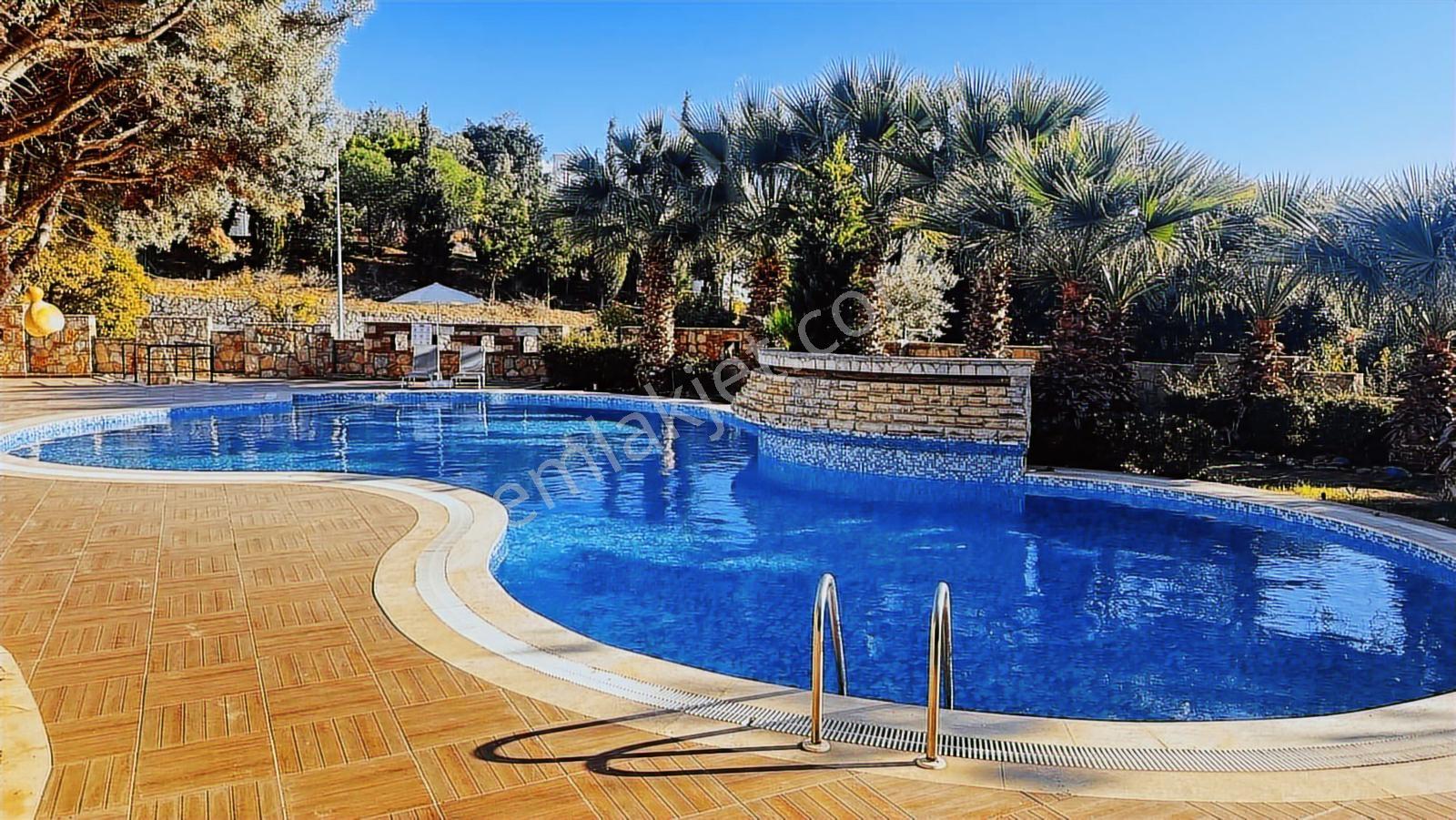 Bodrum Konacık'da Bakımlı Site İçinde Satılık 3+1 Villa — fotoğraf 5