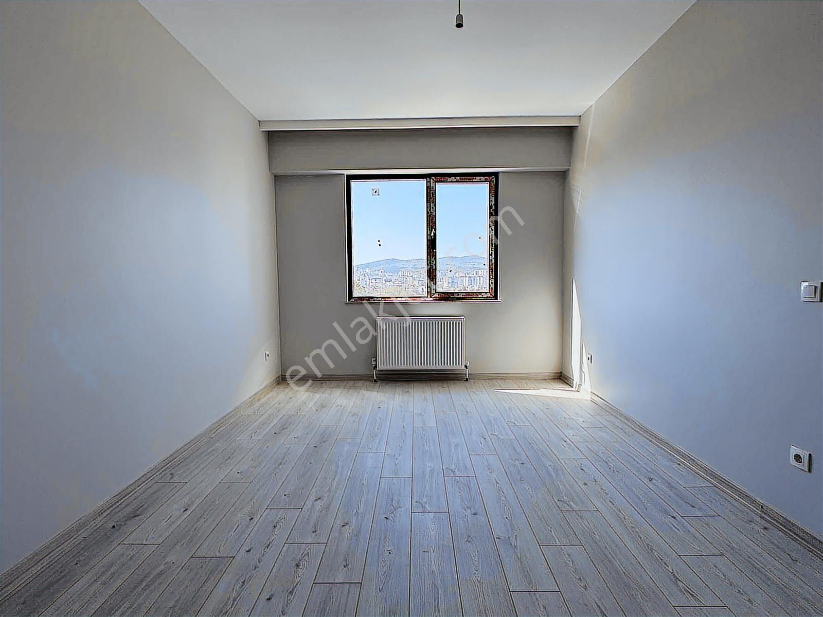 Sancaktepe Cadde Üzeri Sitede Satılık Geniş 1+1 Daire — fotoğraf 5