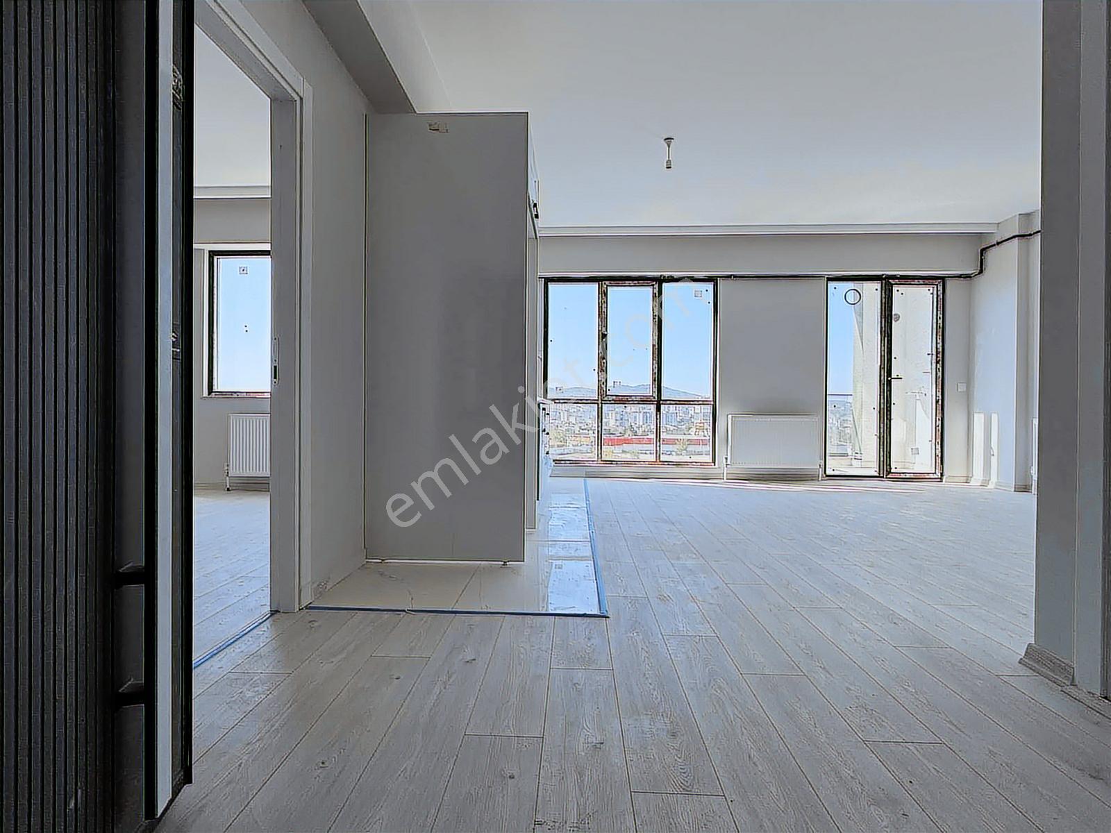 Sancaktepe Cadde Üzeri Sitede Satılık Geniş 1+1 Daire — fotoğraf 9
