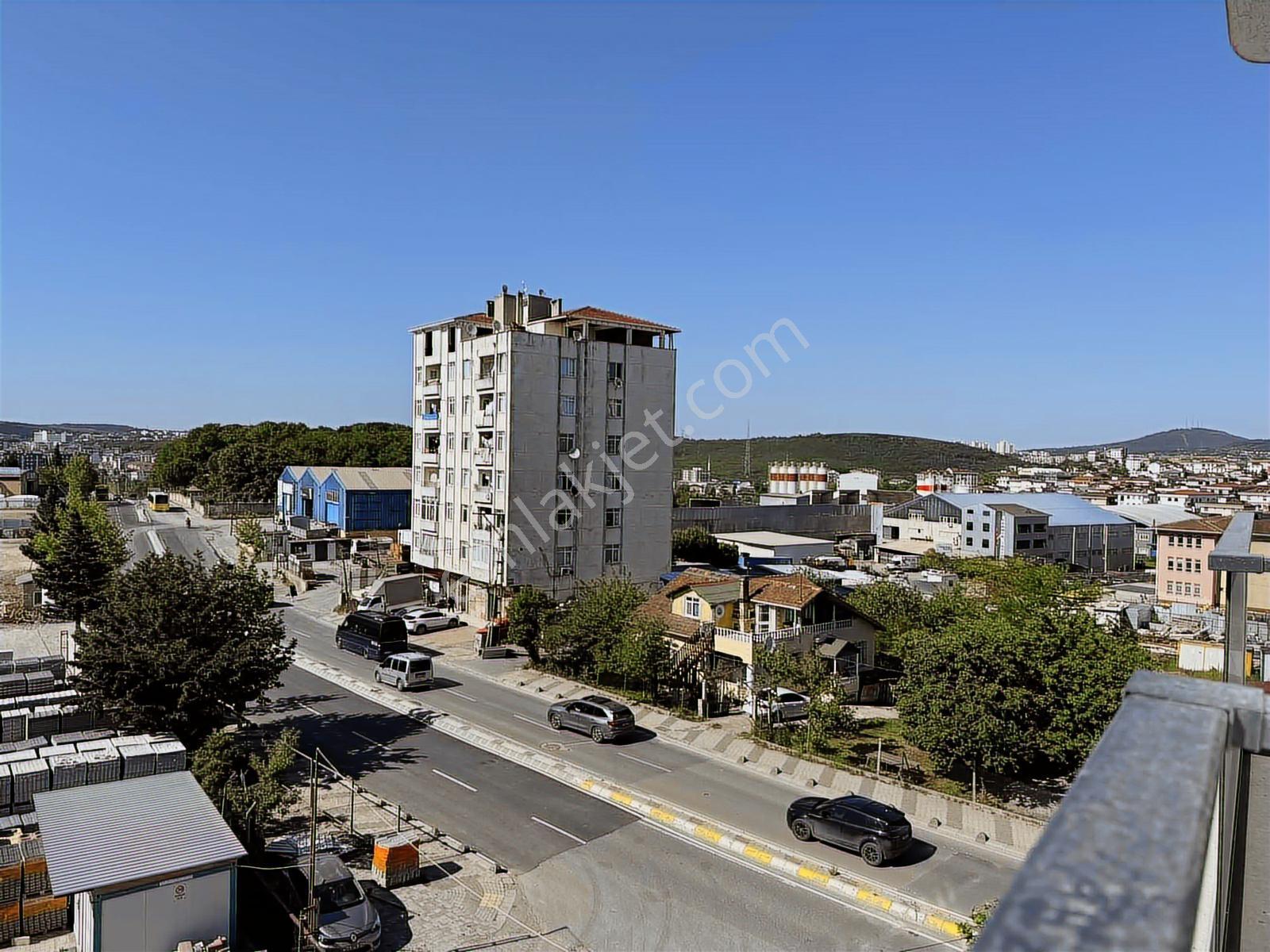 Sancaktepe Cadde Üzeri Sitede Satılık Geniş 1+1 Daire — fotoğraf 17