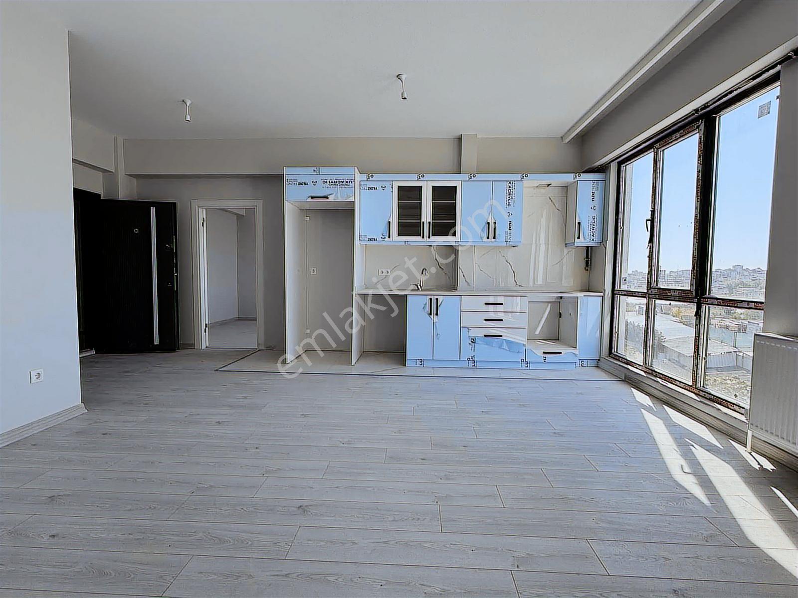 Sancaktepe Cadde Üzeri Sitede Satılık Geniş 1+1 Daire — fotoğraf 19