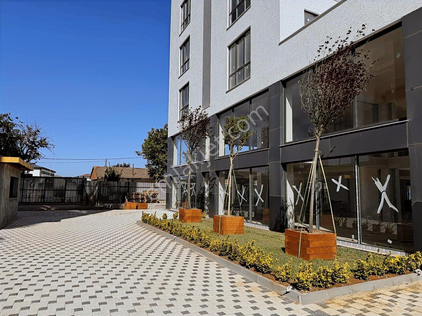 Sancaktepe Cadde Üzeri Sitede Satılık Geniş 1+1 Daire — fotoğraf 30