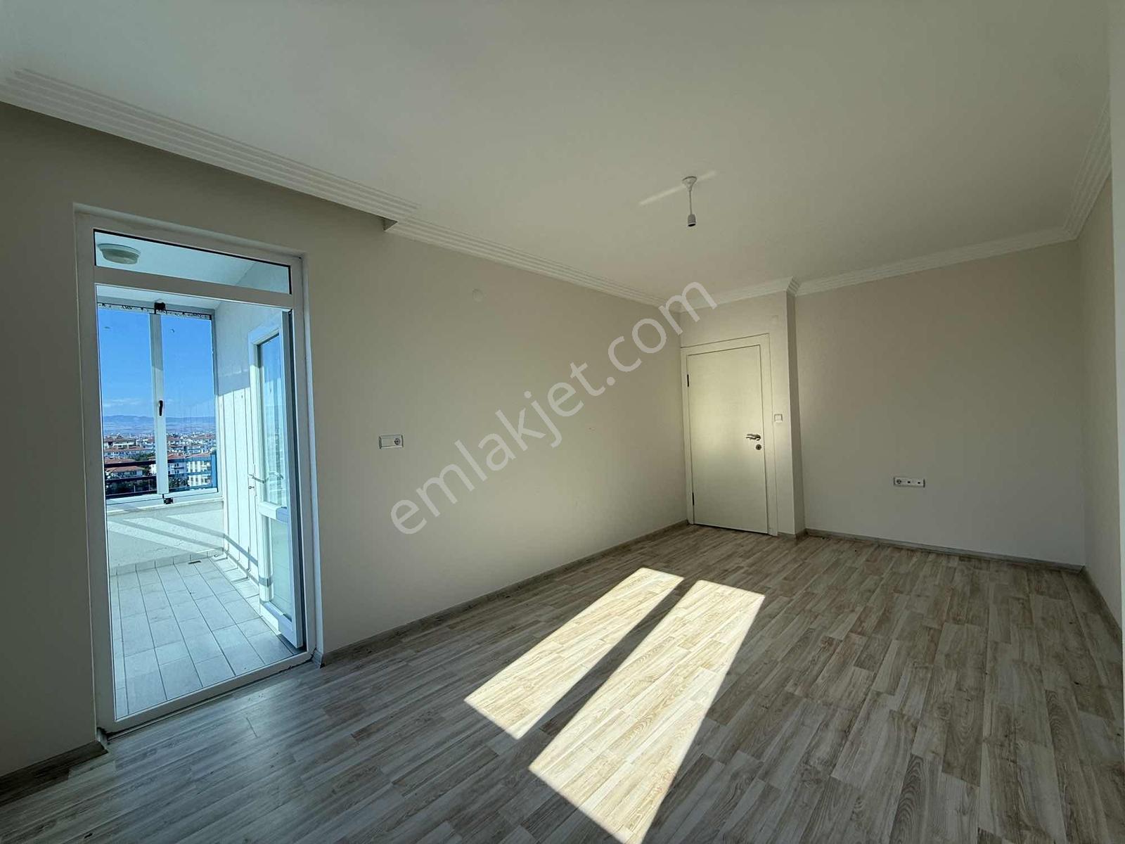 Turgay Şahinden Ata Caddesinde Kilerli Kapalı Garajlı 3+1 — fotoğraf 22