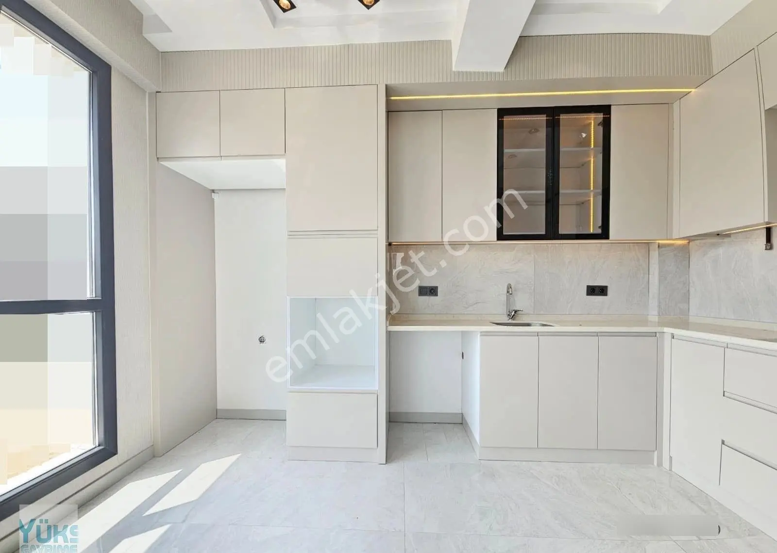 Denizli Şemikler'de 2+1 120 M2 Ebeveyn Banyolu Lüks Fırsat Daireler — fotoğraf 3