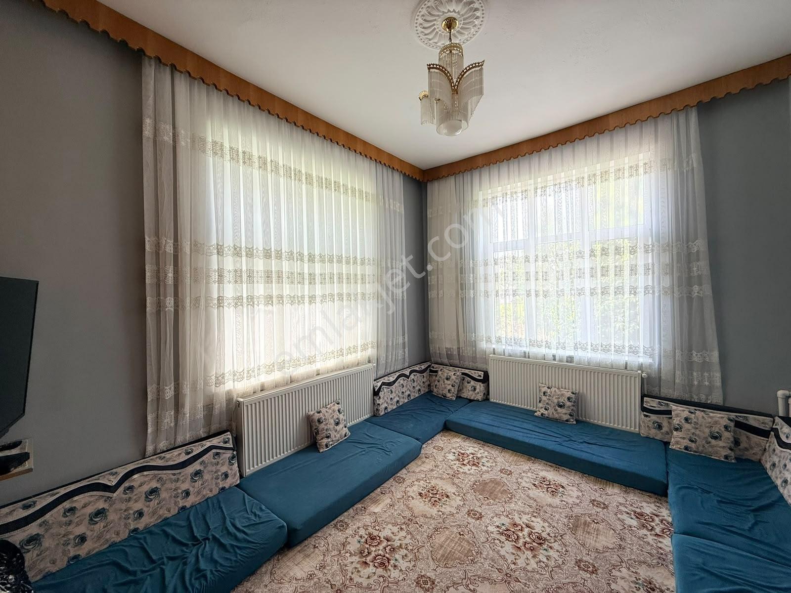Ilgın Uçarı Mahallesinde 240 M² Bahçeli 4+1 Müstakil Ev — fotoğraf 3