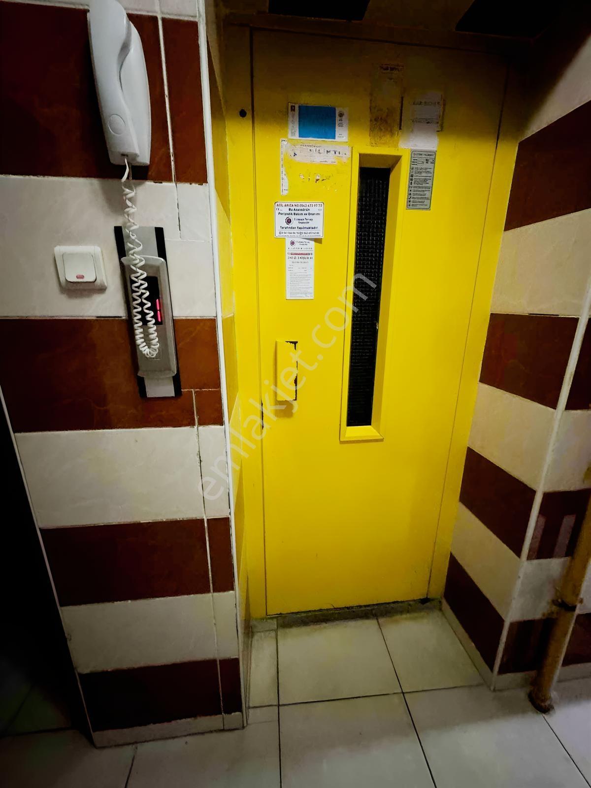 Katılımevilerine Uygun Taşınmaya Hazır Boş 3+1 Asansörlü Daire — fotoğraf 3