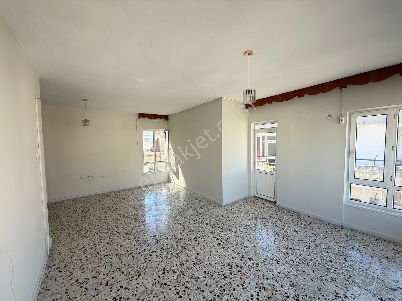 Prestij'den Pirireis'te Asansörlü Temiz 3+1 Satılık Daire — fotoğraf 7