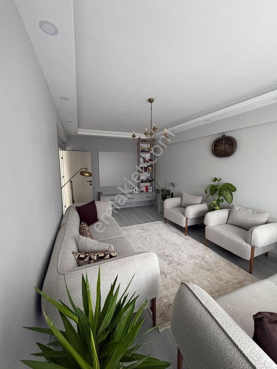 Carşı Merkezde Özel Yapım 2+1 3.arakat Sıfır Daire — fotoğraf 3