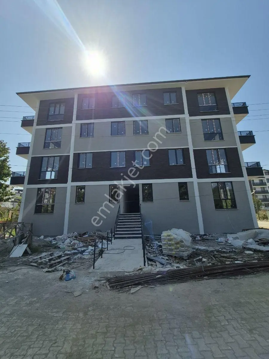 Çiftlikköy Sultaniye'de Satılık 2+1 Arakat Sıfır Ferah Daire — fotoğraf 2