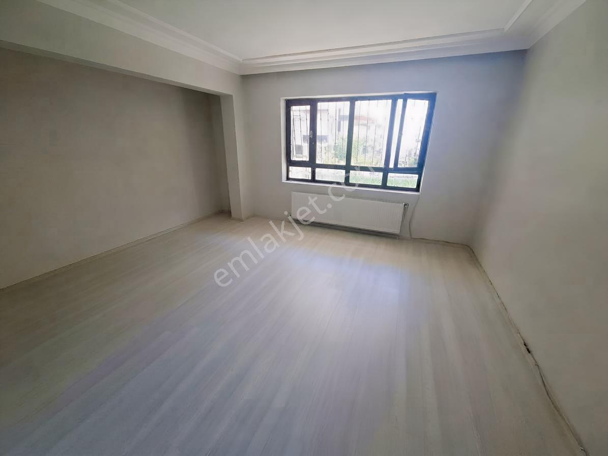 Yayla Mahallesinde Merkezi Konumda 2+1 90 M² Temiz Ve Bakımlı — fotoğraf 2