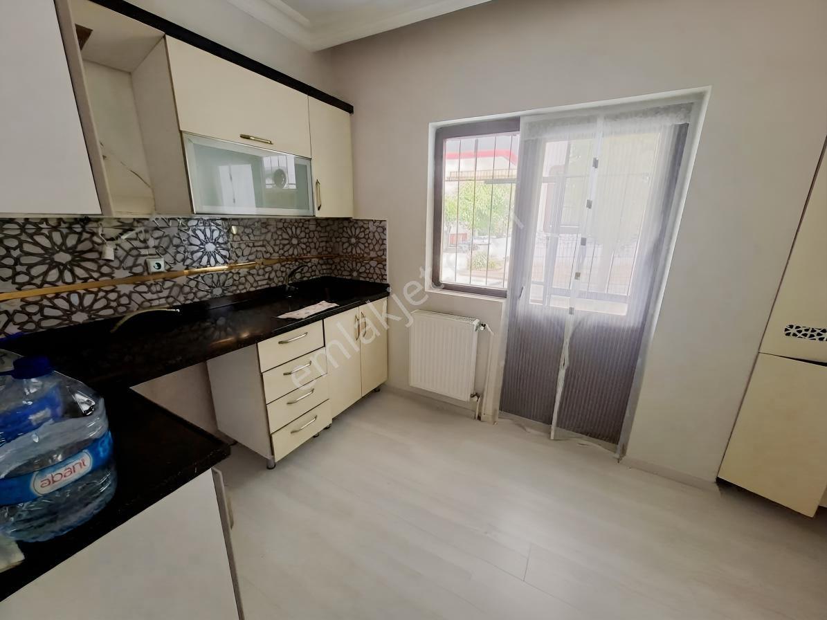Yayla Mahallesinde Merkezi Konumda 2+1 90 M² Temiz Ve Bakımlı — fotoğraf 3