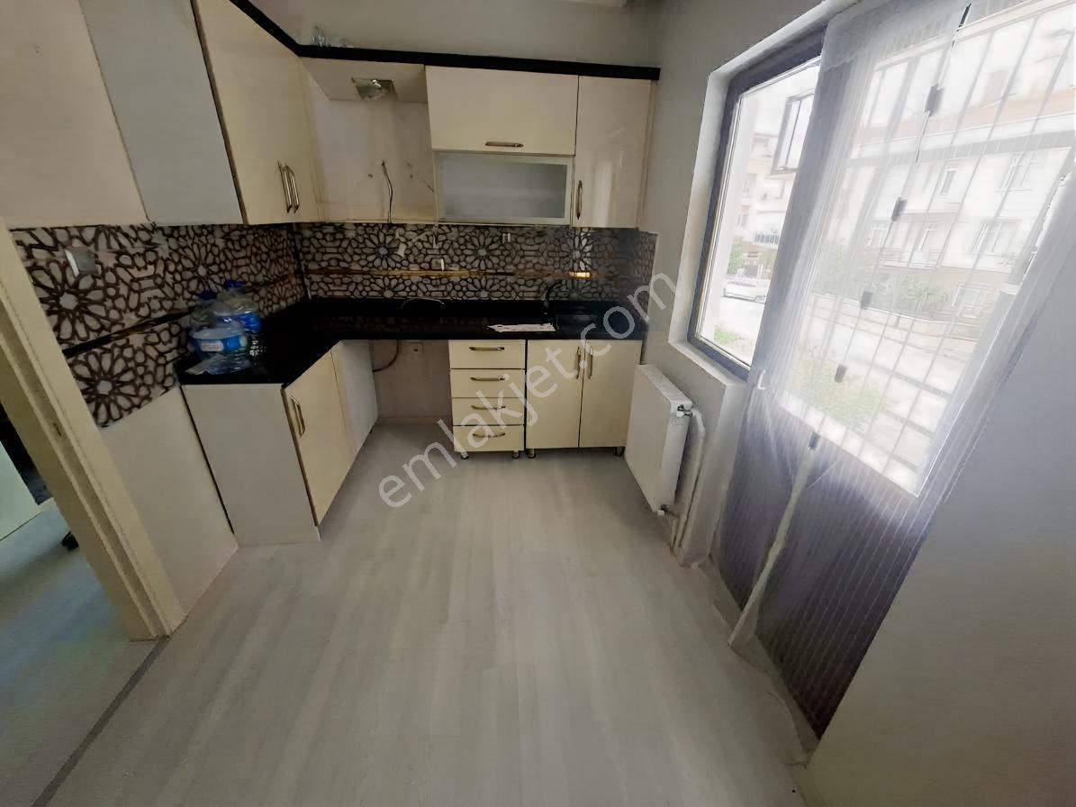 Yayla Mahallesinde Merkezi Konumda 2+1 90 M² Temiz Ve Bakımlı — fotoğraf 4