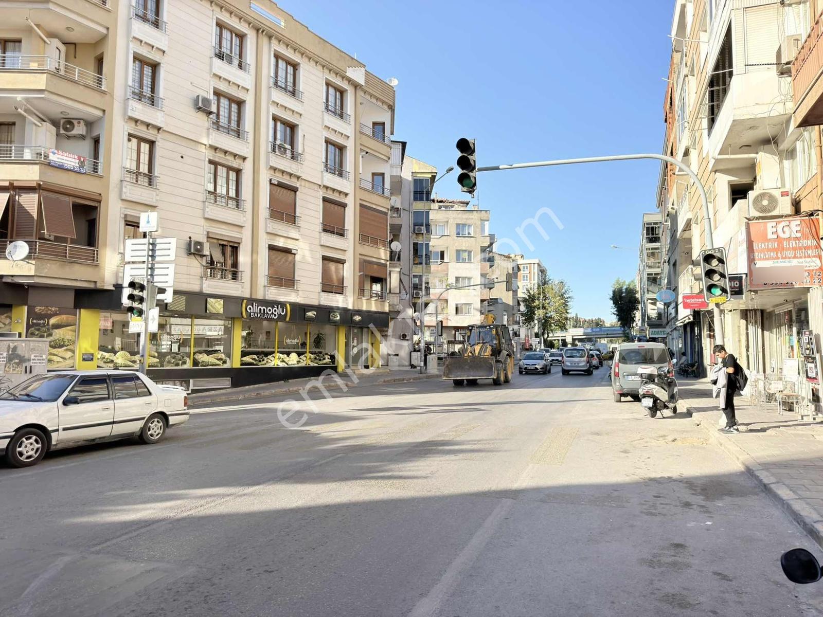 Buca Menderes Caddesi Üzeri 2+1 Lüx Ara Kat Çift Cephe Daire — fotoğraf 31