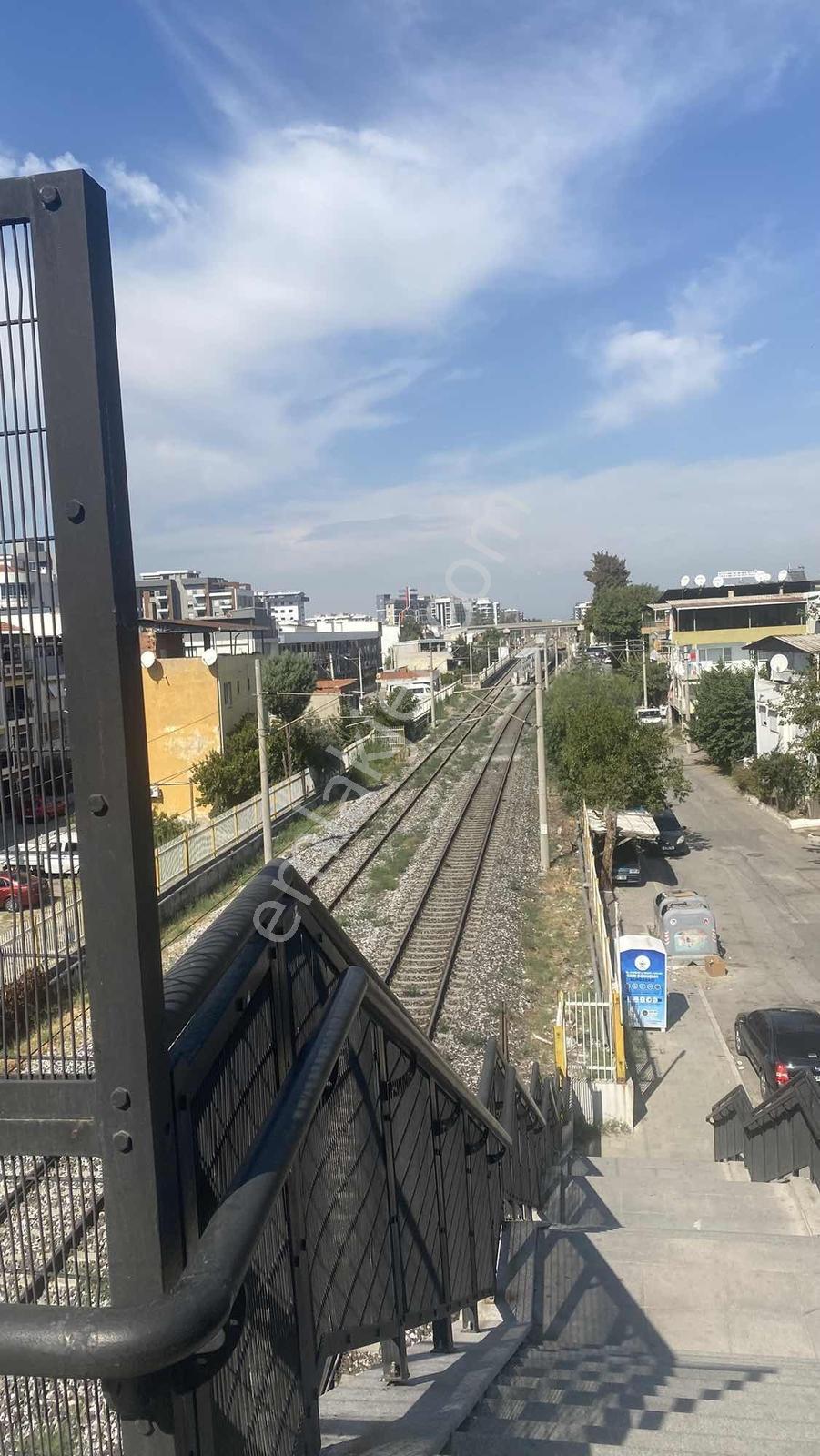 Küçük Çiğli Fırsat Lokasyon 3+1 Satılık Daire — fotoğraf 2