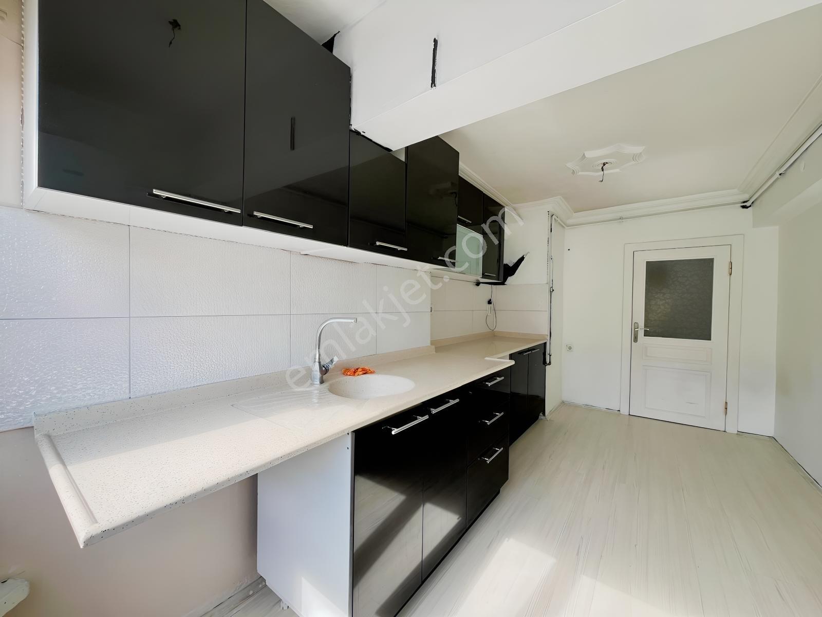 İncirli'de Merkezi Konumda, Gün Boyu Güneş Alan 4+1 Ferah Dublks — fotoğraf 7
