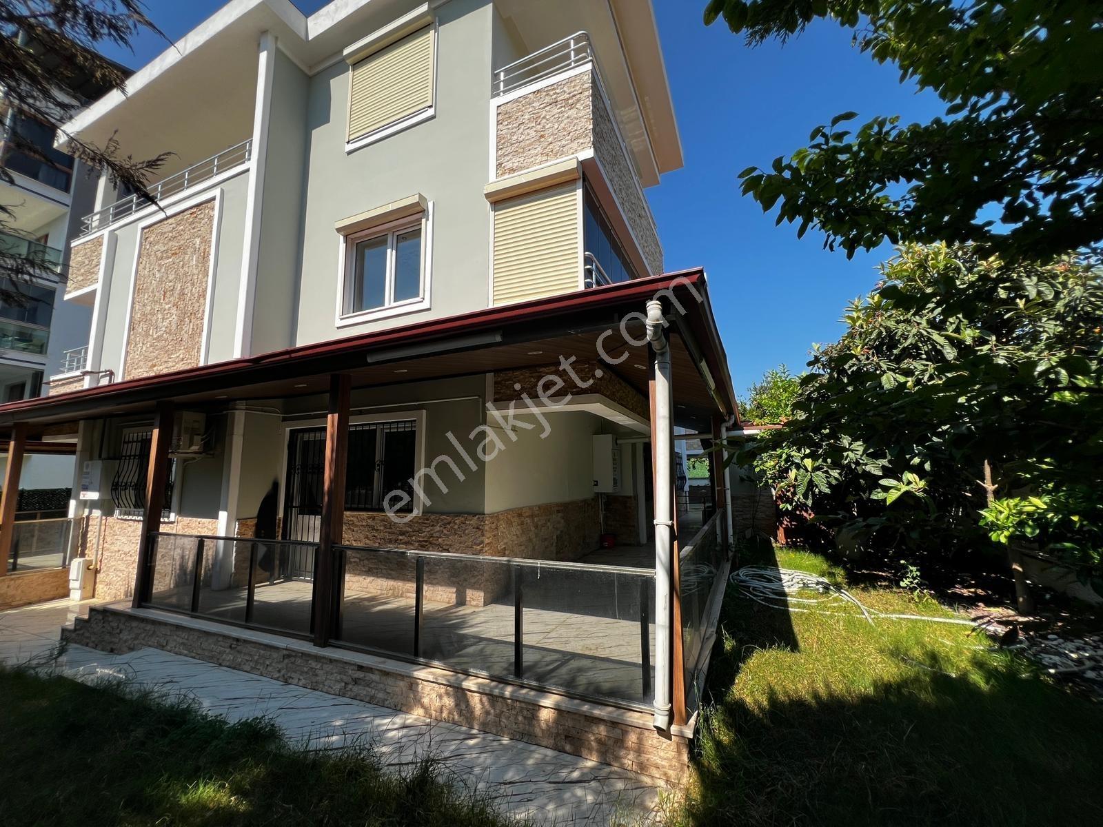 Konut Emlaktan Aydın Nazilli Yıldıztepe Mh Satılk 6+1 Lüks Vil — fotoğraf 2