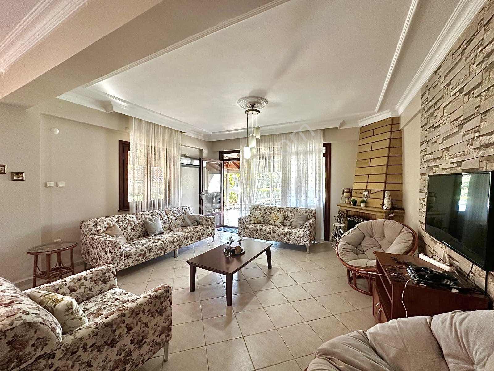 Kartallar - Plaja Sıfır Havuzlu Site İçerisinde 4+1 Villa!! — fotoğraf 10