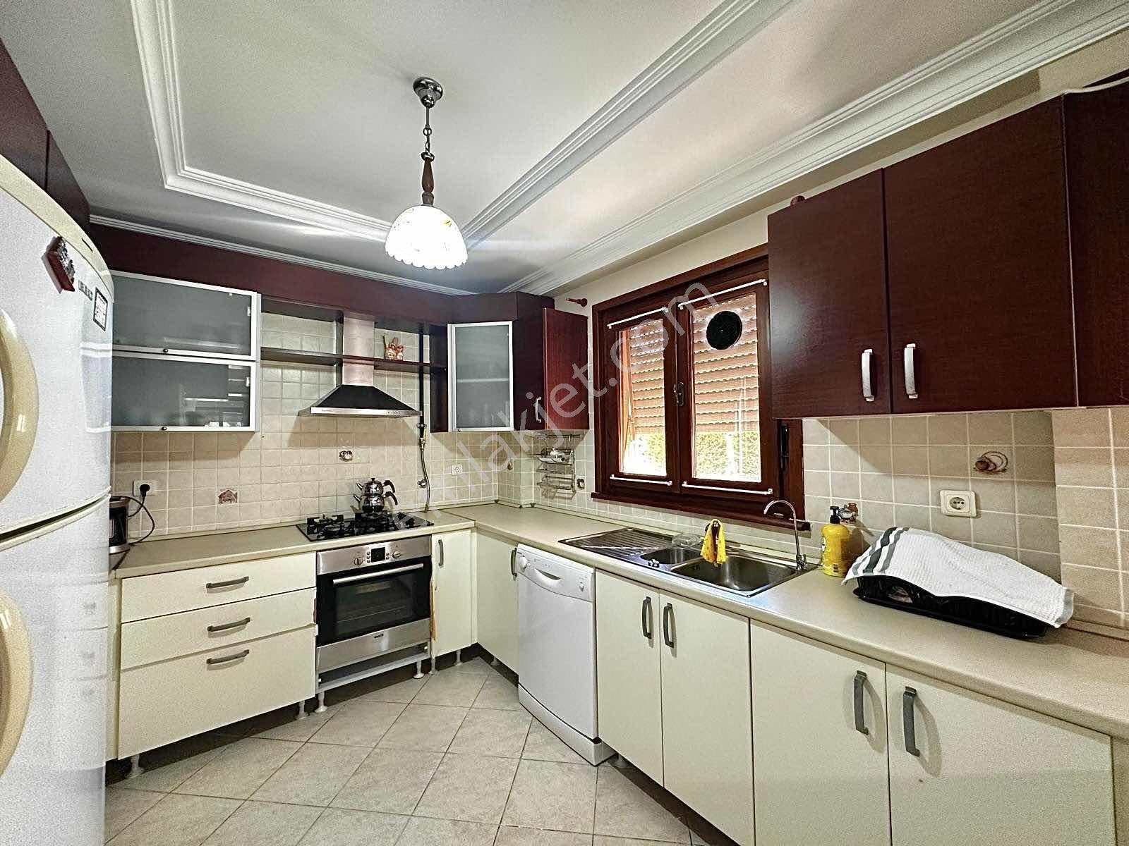 Kartallar - Plaja Sıfır Havuzlu Site İçerisinde 4+1 Villa!! — fotoğraf 16
