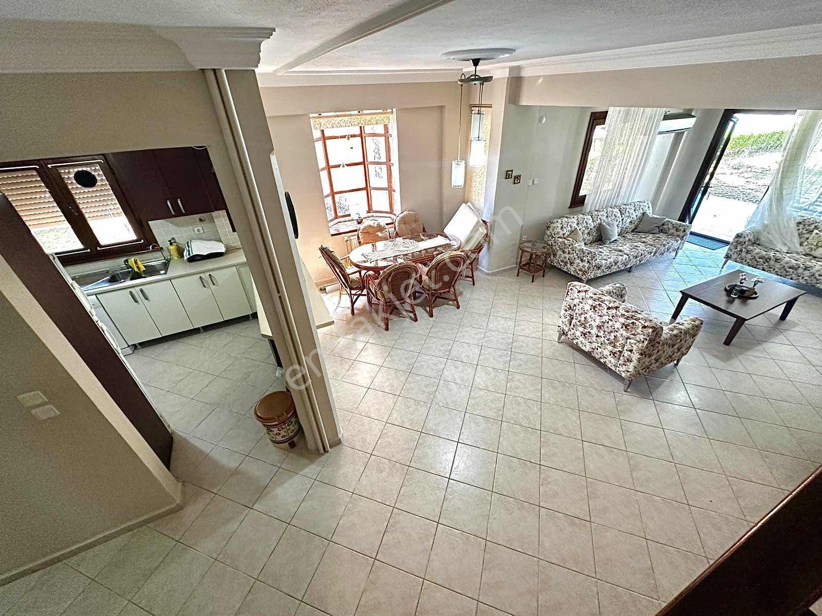 Kartallar - Plaja Sıfır Havuzlu Site İçerisinde 4+1 Villa!! — fotoğraf 17