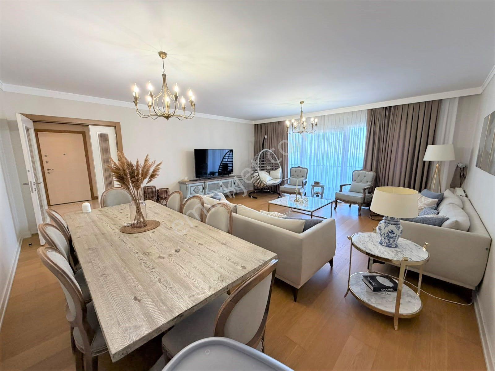 Cennet Koruda Yüksek Kat Göl Manzaralı 3+1 Satılık Daire — fotoğraf 2