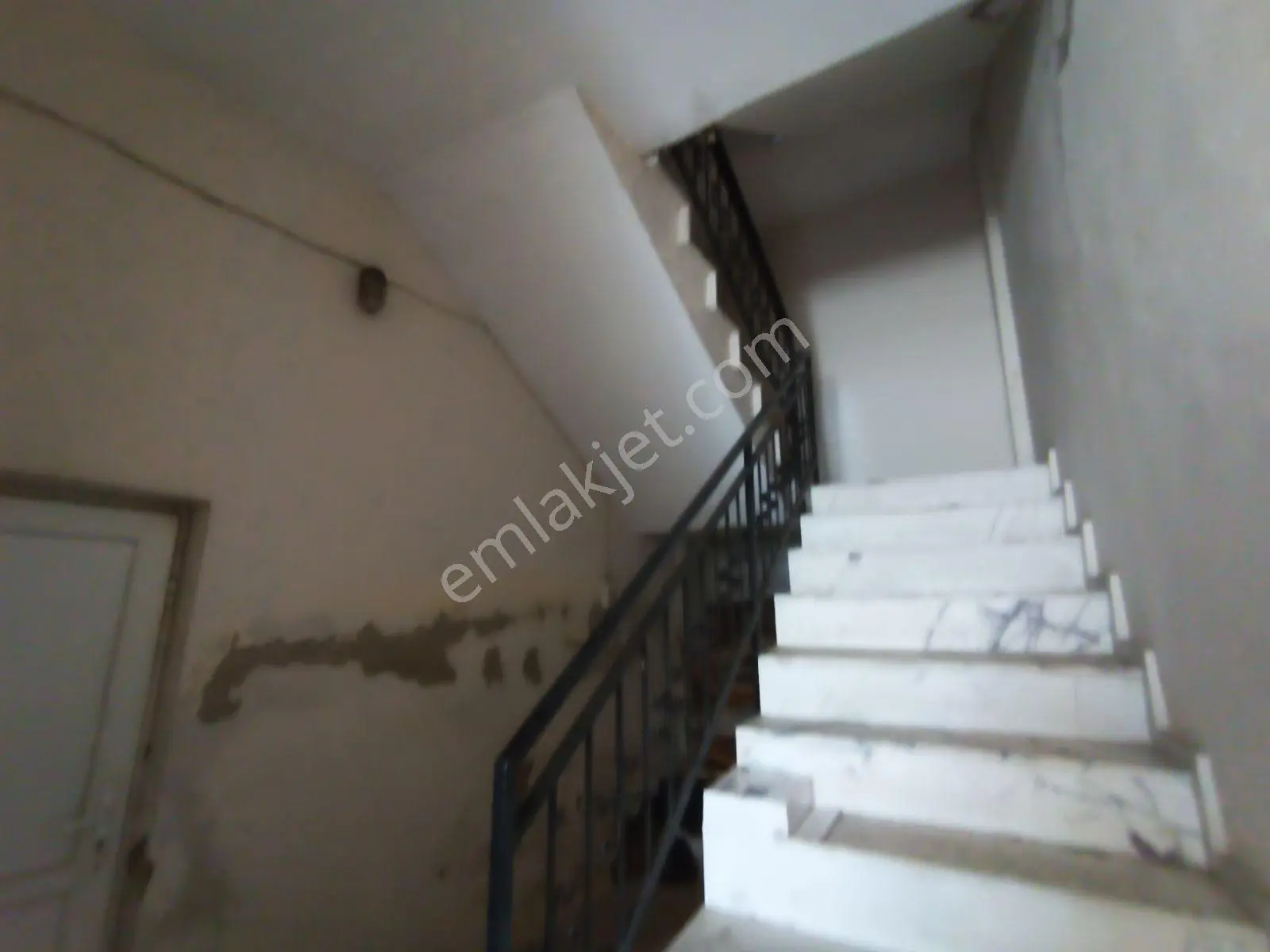 İzmir Bozyaka Umut Mahallesinde Komple Satılık Bina — fotoğraf 4