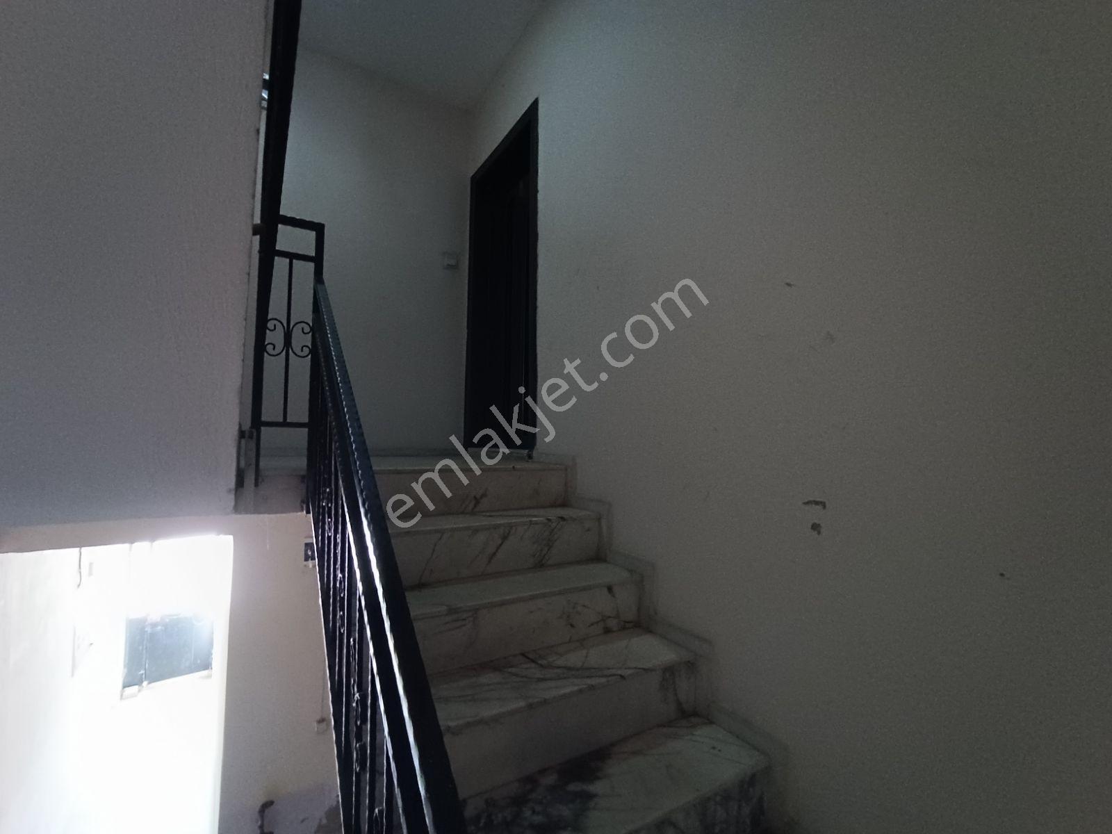 İzmir Bozyaka Umut Mahallesinde Komple Satılık Bina — fotoğraf 7