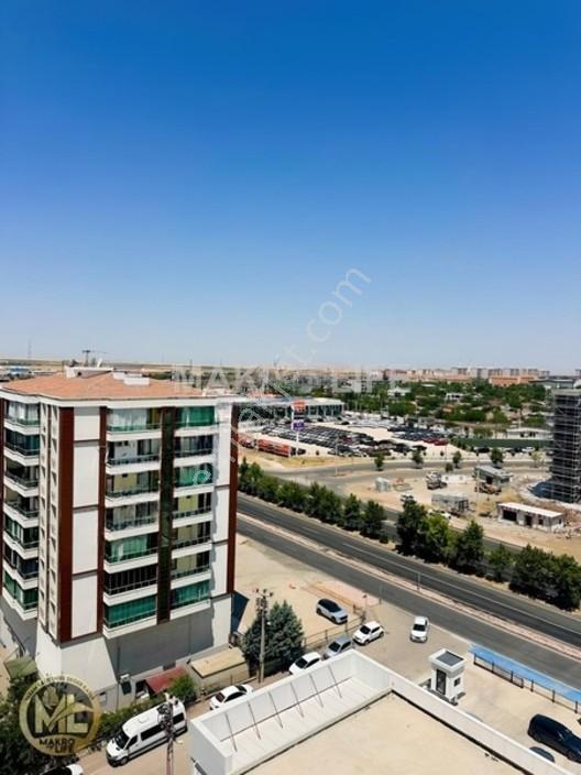 Urfa Yolu Üzerinde Zana Düğün Salonu Civarında Cadde Üzerinde Sa — fotoğraf 18