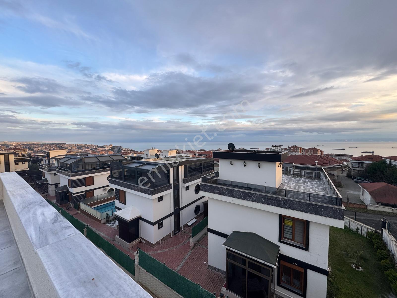 Atatürk Mahalles 4+2 Deniz Manzaralı Oturuma Açık İskanlı Villa — fotoğraf 31