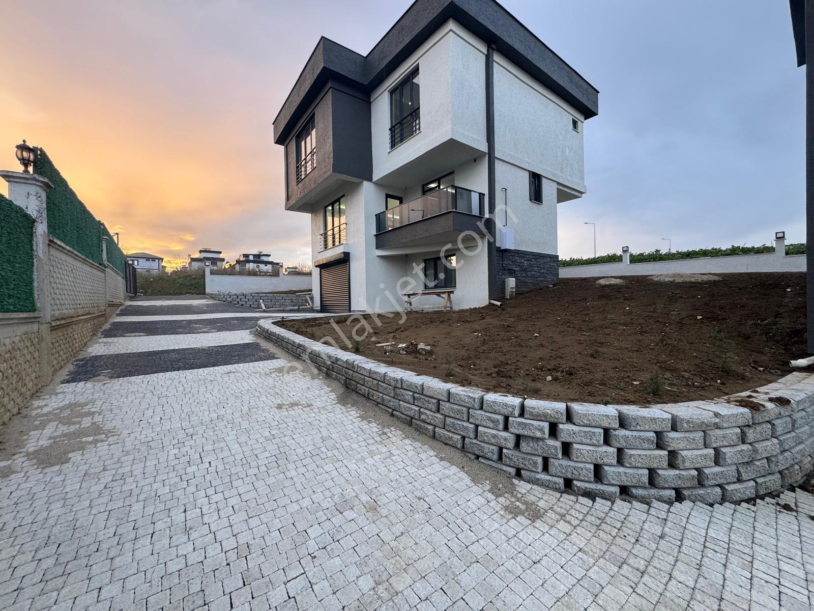 Atatürk Mahalles 4+2 Deniz Manzaralı Oturuma Açık İskanlı Villa — fotoğraf 35