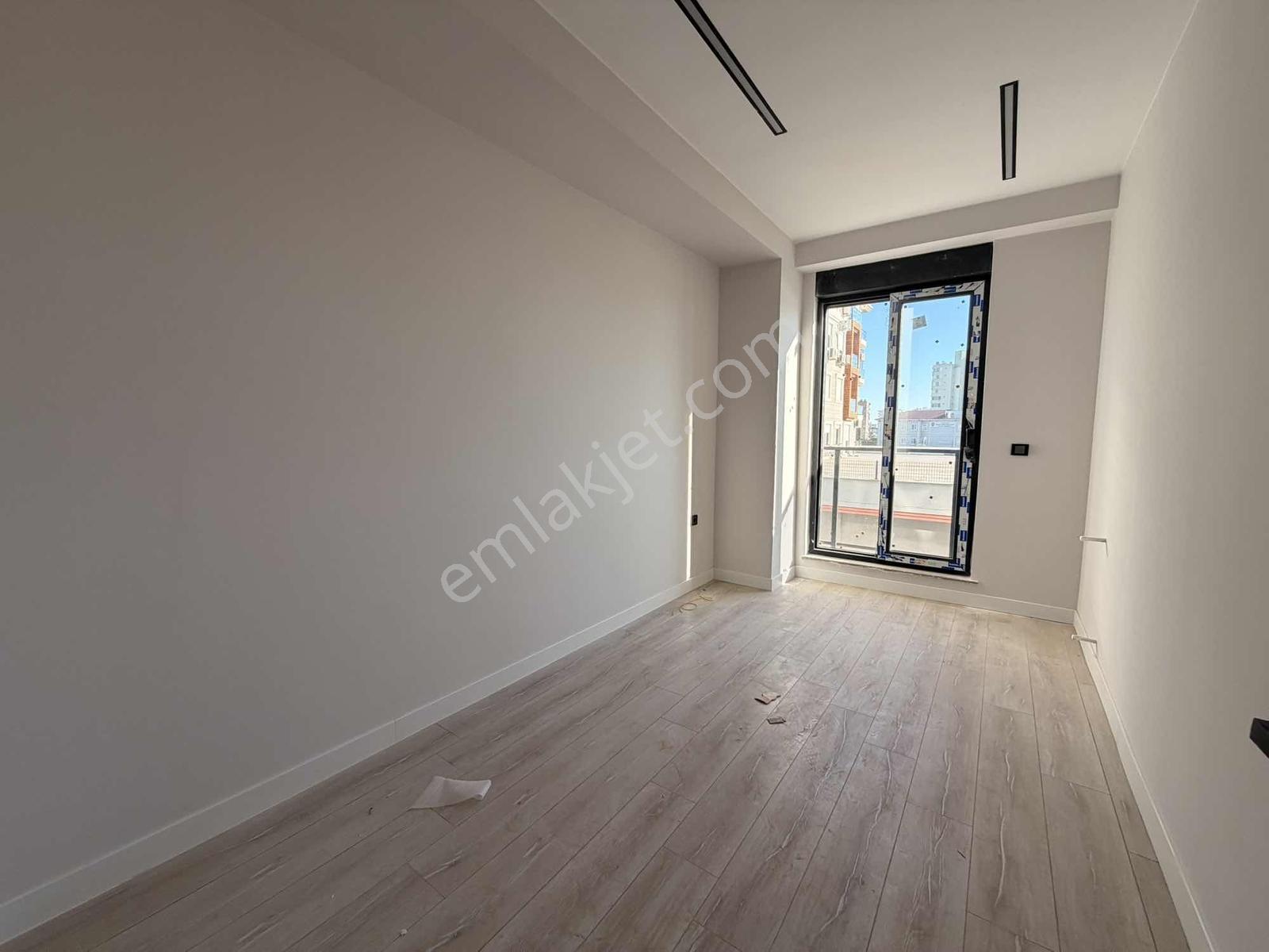 Muhteşem Genişlikte 3+1 Ana Yol Üzeri Ara Kat — fotoğraf 18