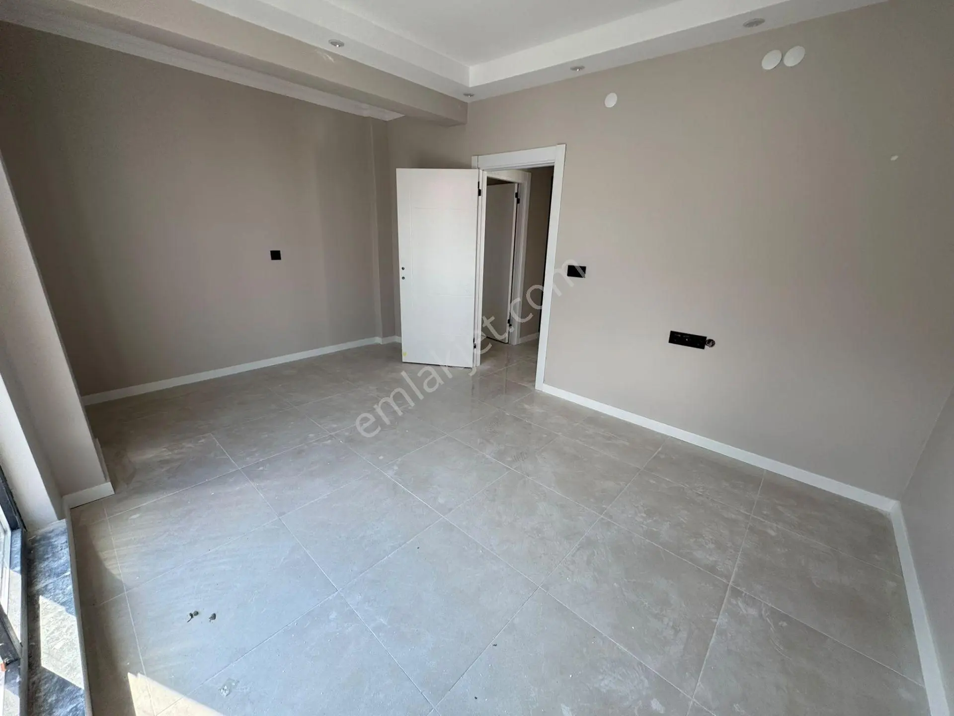 Ertaş Blv Yakını Yerden Isıtmalı Köşe Arakat 2+1 Daire Bk-35 — fotoğraf 2