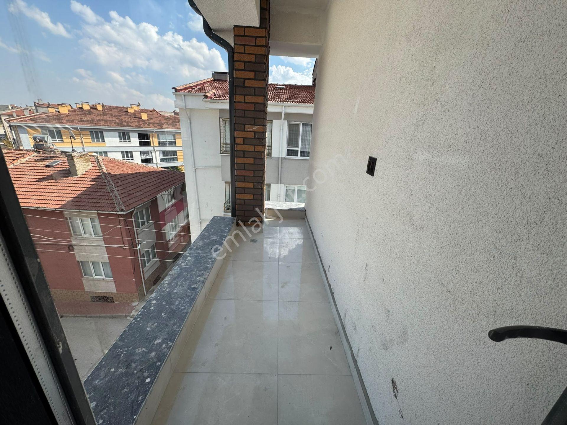 Ertaş Blv Yakını Yerden Isıtmalı Köşe Arakat 2+1 Daire Bk-35 — fotoğraf 7