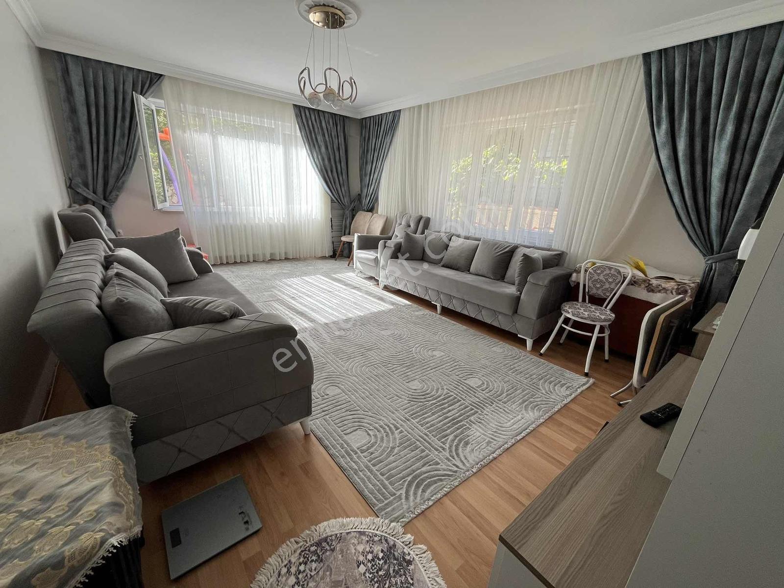 Anadolu Hastanesi Nin Yanında Satılık 3+1 Geniş Daire