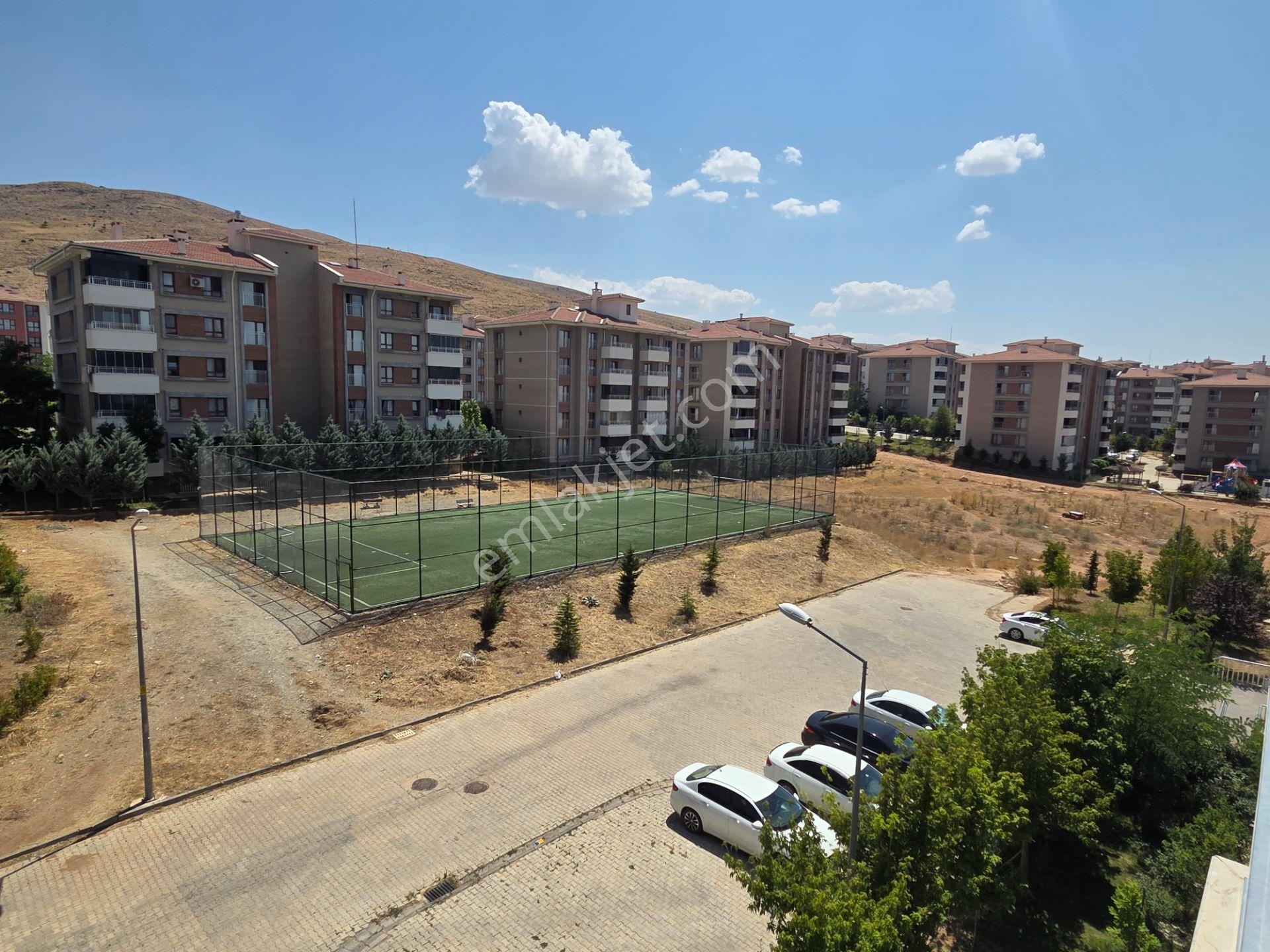 Doğukan Real Estate | Seksenler Sokağı Çaprazı | Ara Kat Geniş Balkonlu Satılık Daire — fotoğraf 7
