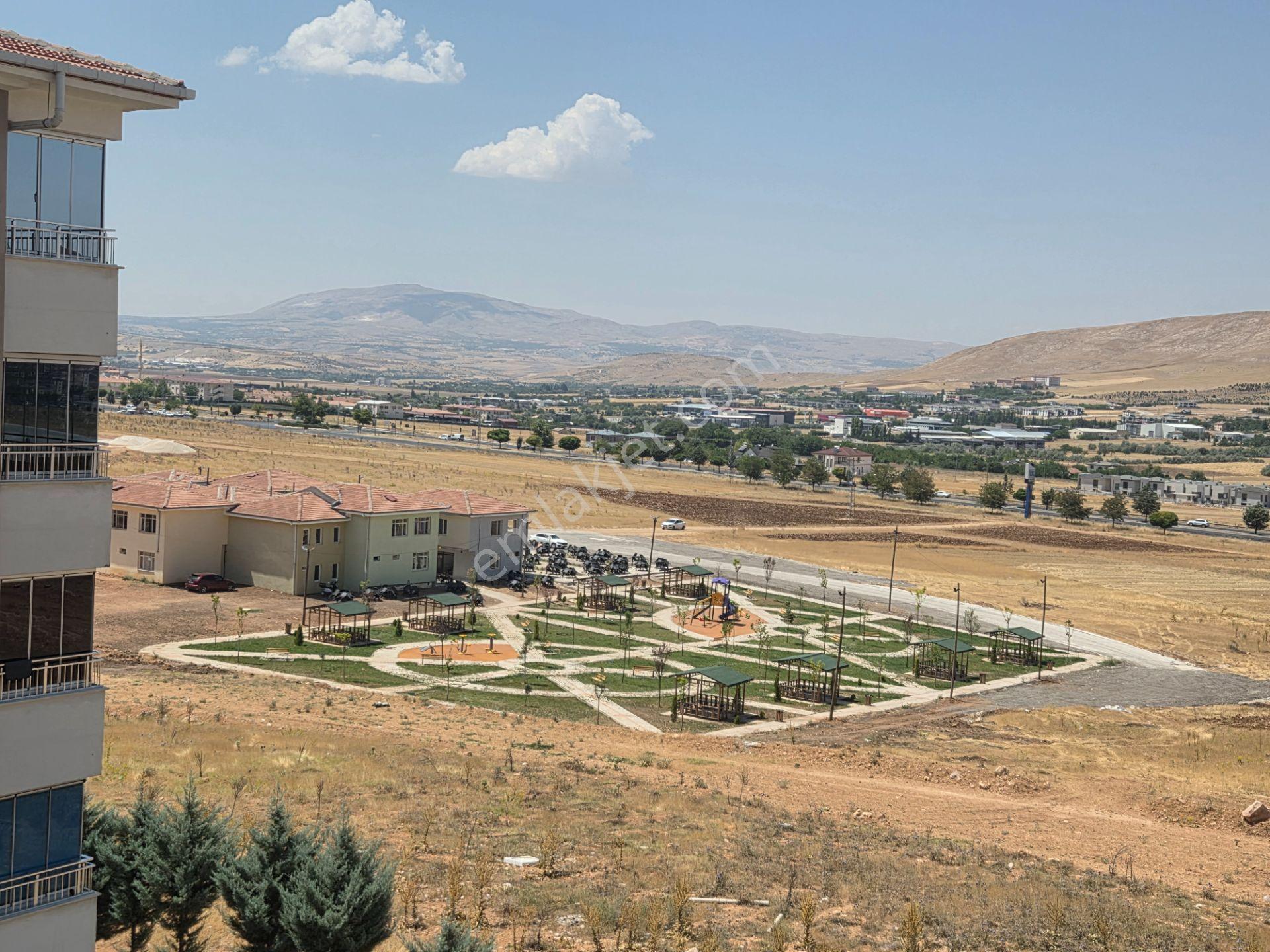 Doğukan Real Estate | Seksenler Sokağı Çaprazı | Ara Kat Geniş Balkonlu Satılık Daire — fotoğraf 10