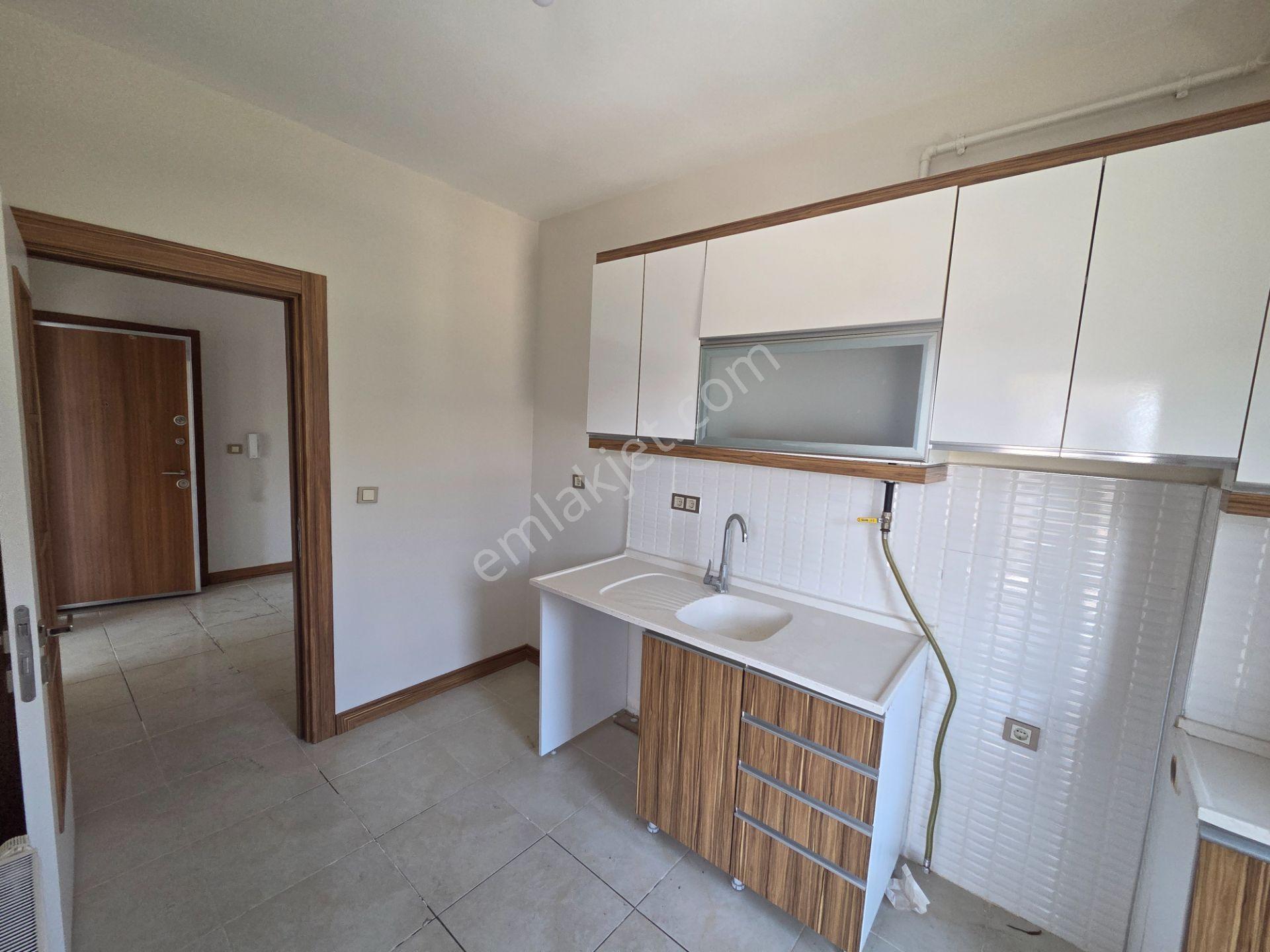 Doğukan Real Estate | Seksenler Sokağı Çaprazı | Ara Kat Geniş Balkonlu Satılık Daire — fotoğraf 12