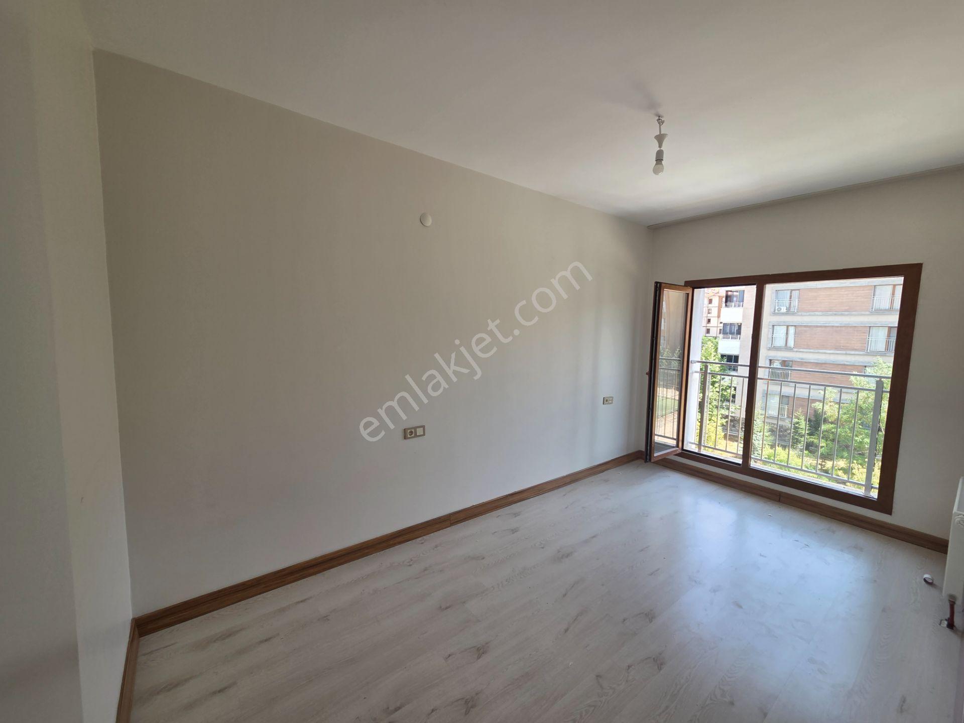 Doğukan Real Estate | Seksenler Sokağı Çaprazı | Ara Kat Geniş Balkonlu Satılık Daire — fotoğraf 18