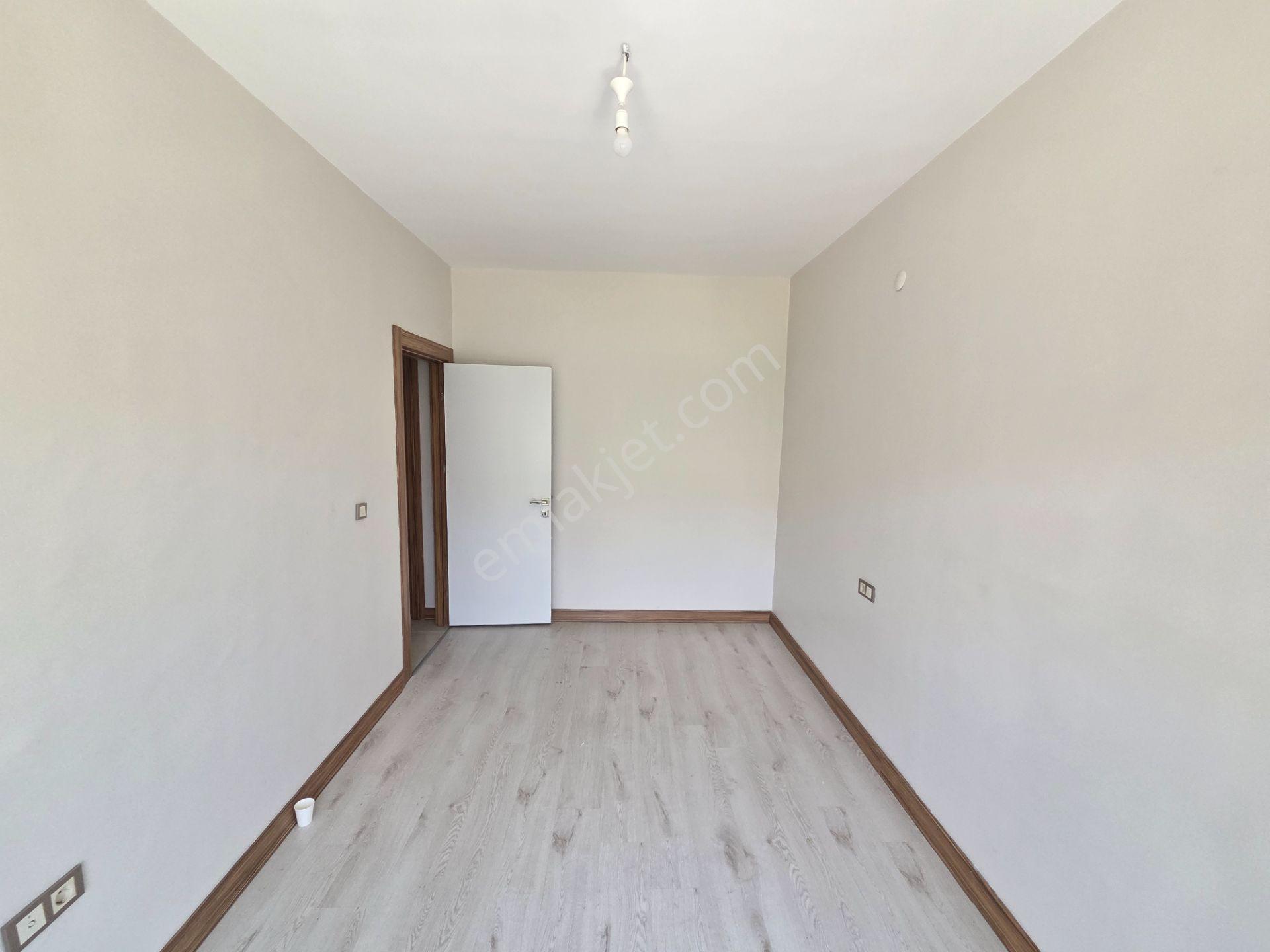 Doğukan Real Estate | Seksenler Sokağı Çaprazı | Ara Kat Geniş Balkonlu Satılık Daire — fotoğraf 20
