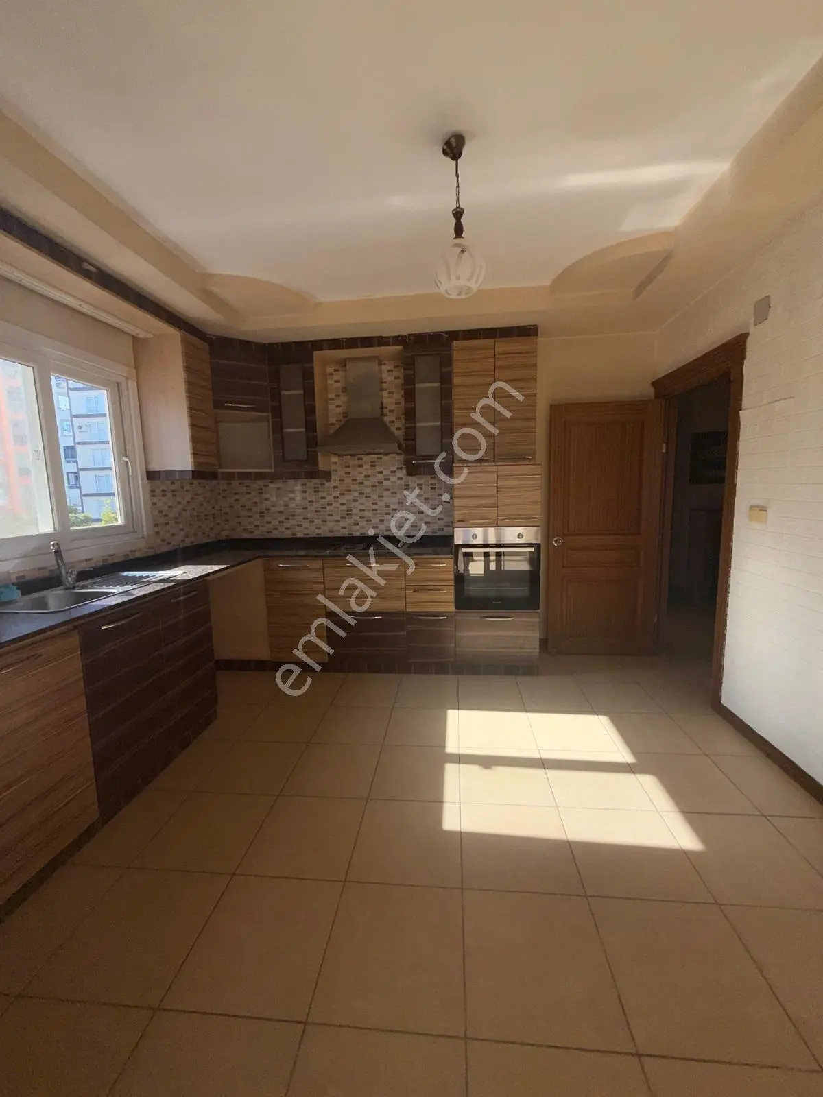 Mezitlinin Kalbi Olan Zeytinli Caddede 3+1 — fotoğraf 2