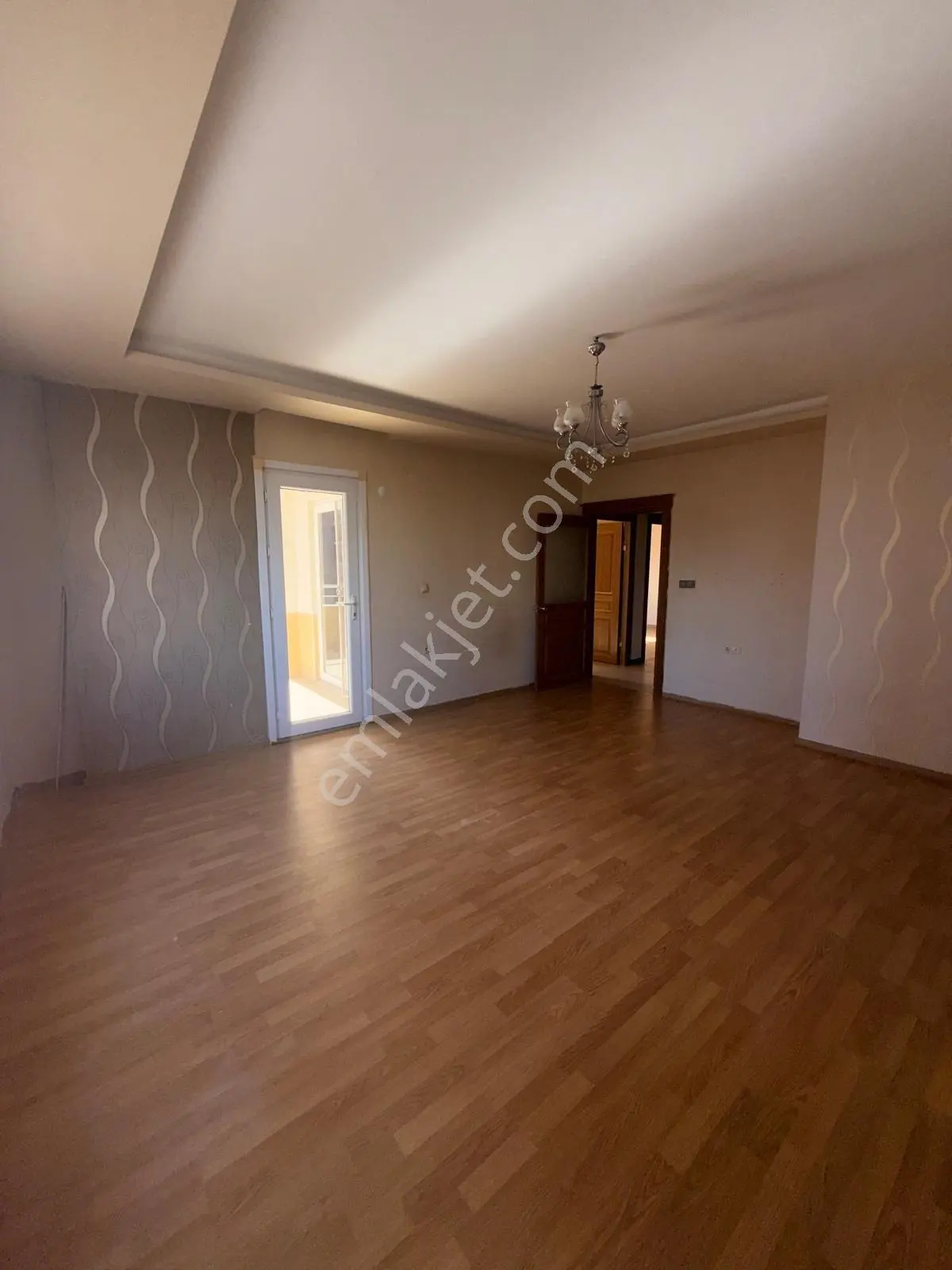 Mezitlinin Kalbi Olan Zeytinli Caddede 3+1 — fotoğraf 11