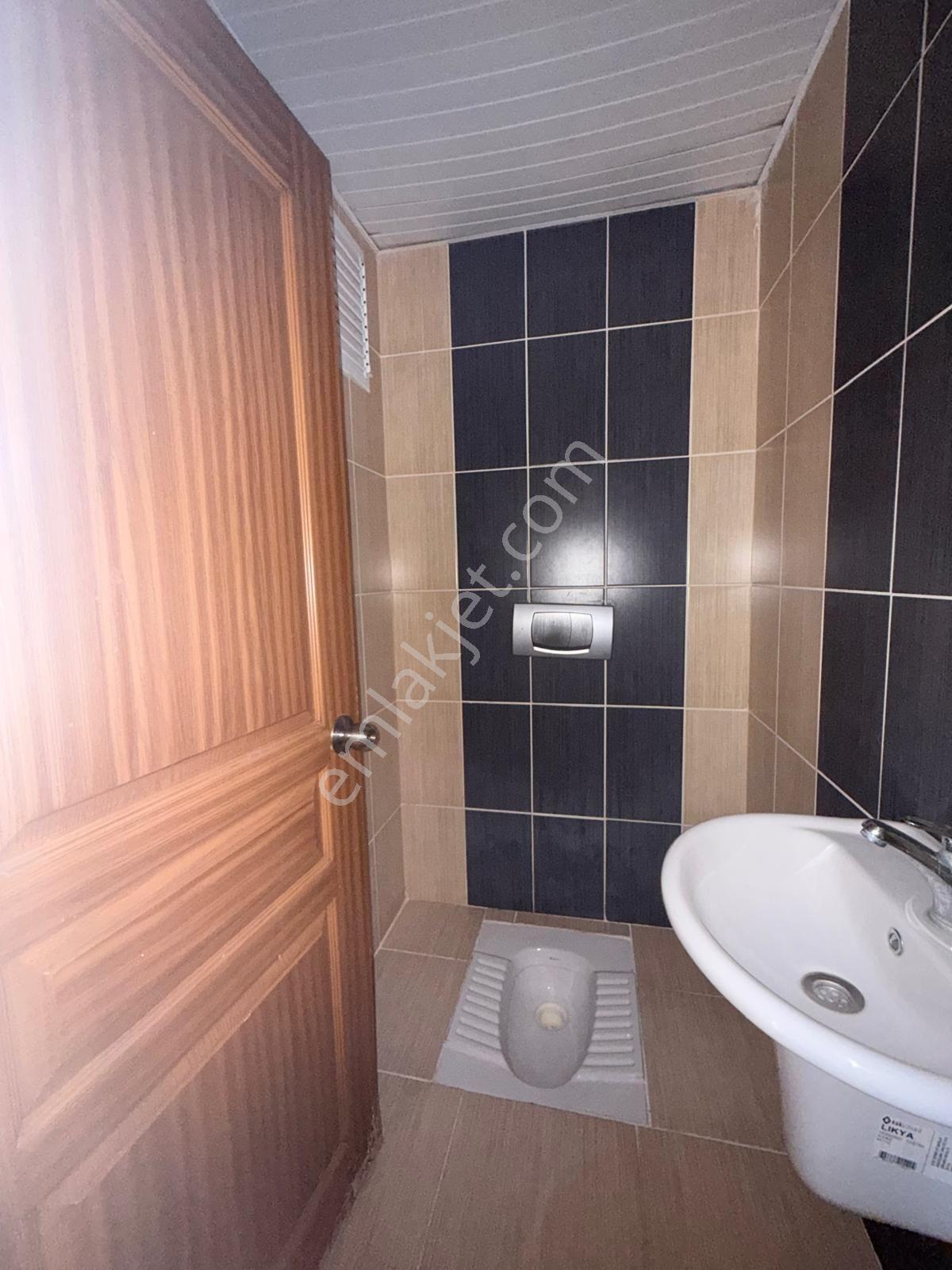 Mezitlinin Kalbi Olan Zeytinli Caddede 3+1 — fotoğraf 26