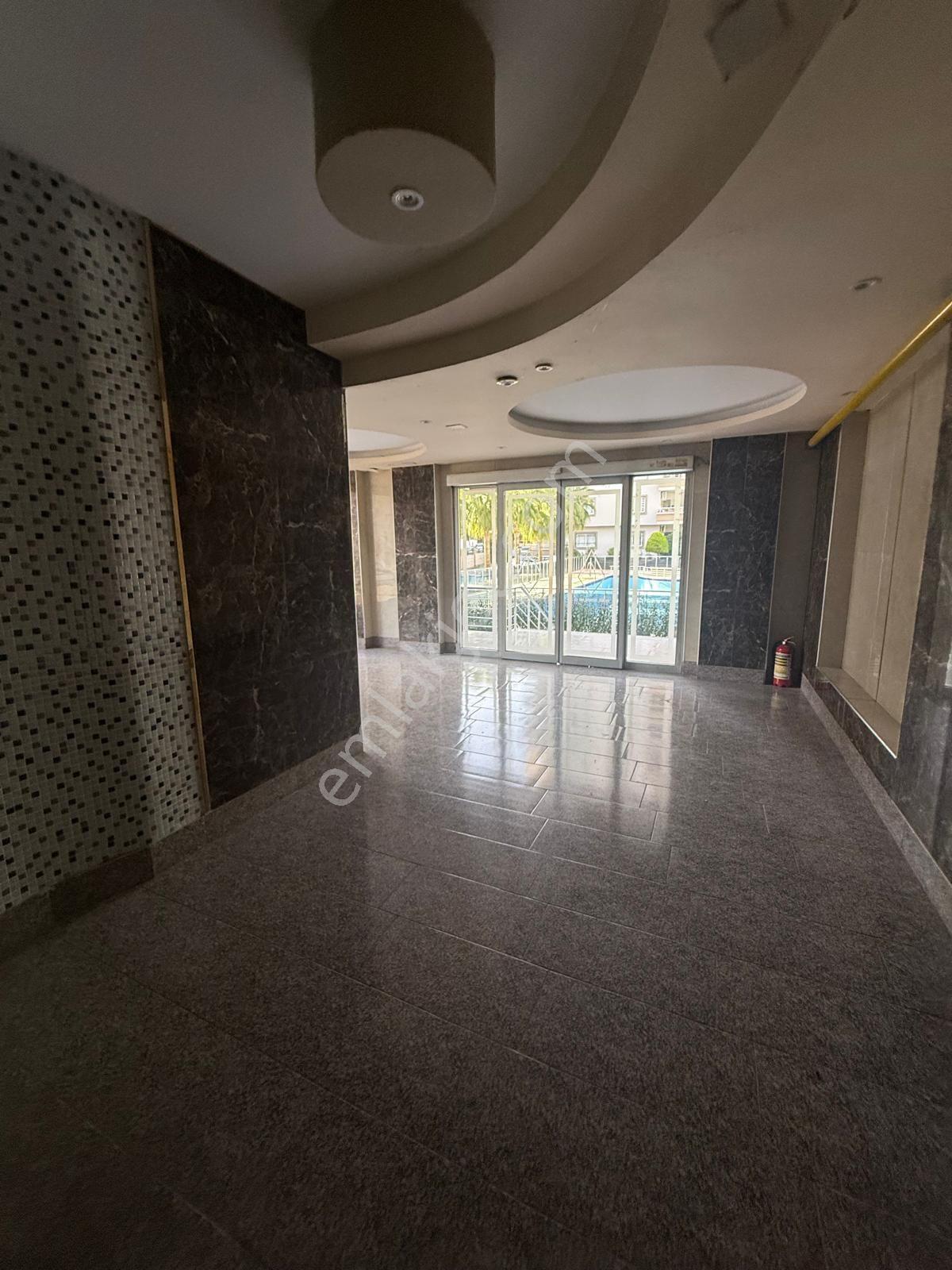 Mezitlinin Kalbi Olan Zeytinli Caddede 3+1 — fotoğraf 34