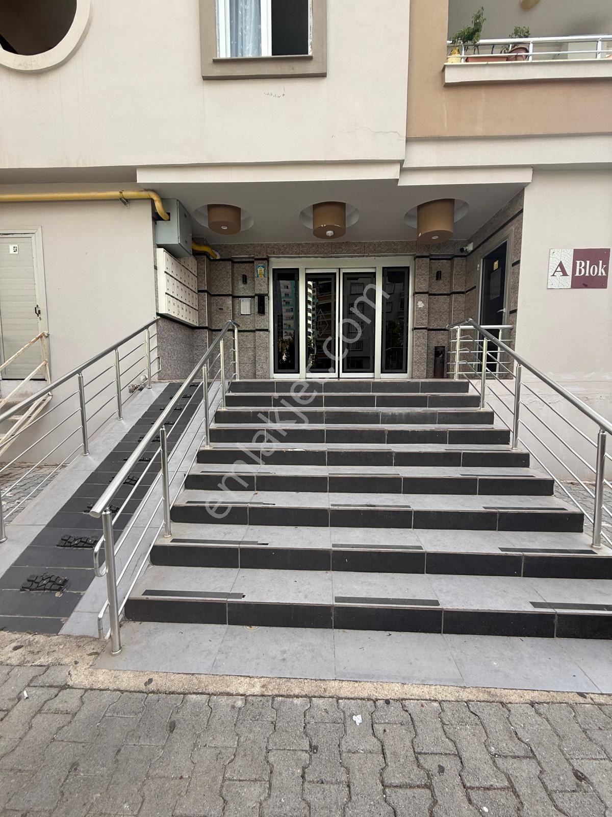 Mezitlinin Kalbi Olan Zeytinli Caddede 3+1 — fotoğraf 38
