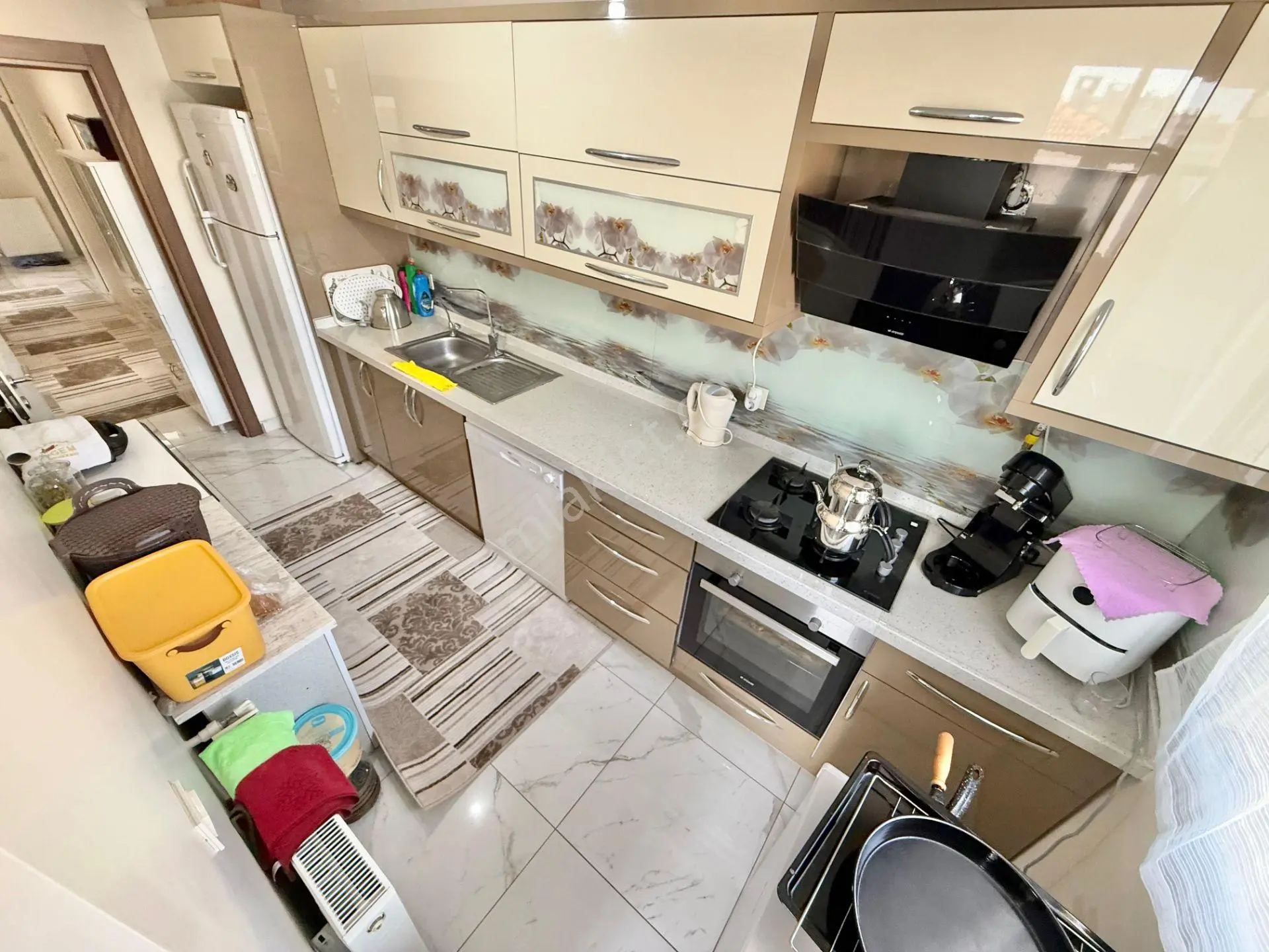 ▀jet Emlaktan Altınkumda Ön Cephe Arakat Ayrı Mutfaklı 2+1 Daire — fotoğraf 5